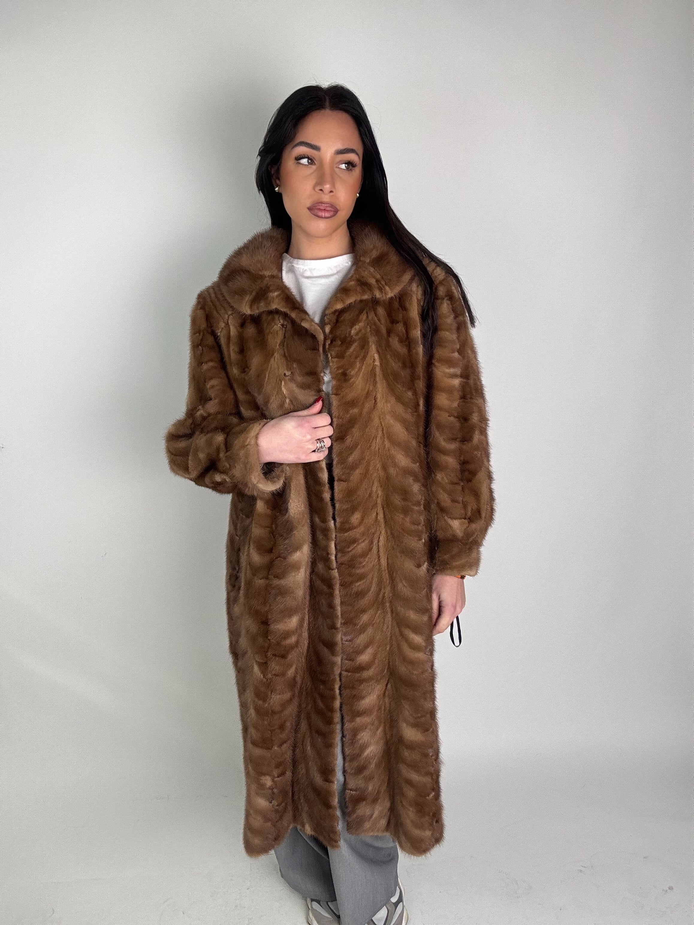 Cappotto in visone N575
