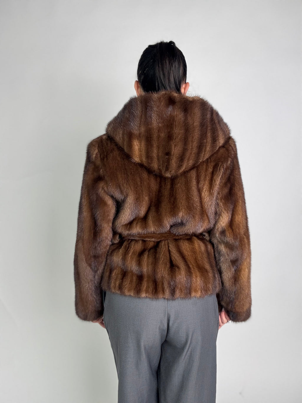 Giacca in visone cintura e cappuccio N236