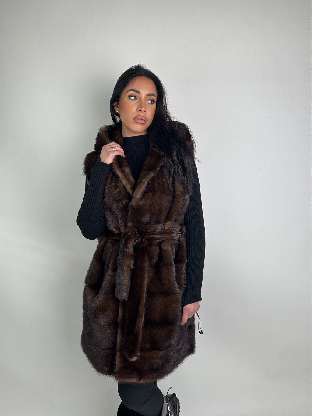 Smanicato in visone cintura e cappuccio N341