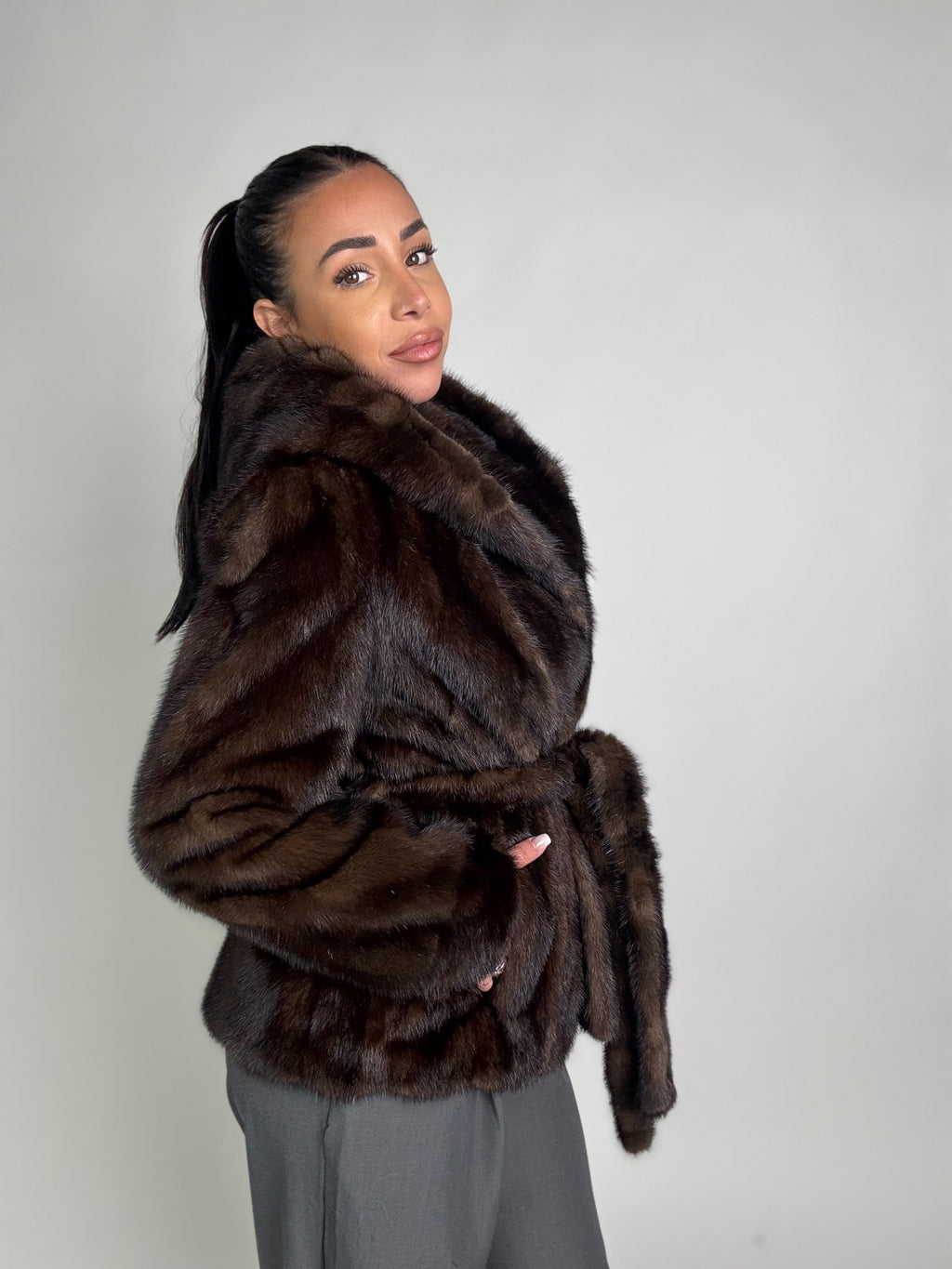 Giacca in visone cintura e cappuccio N237
