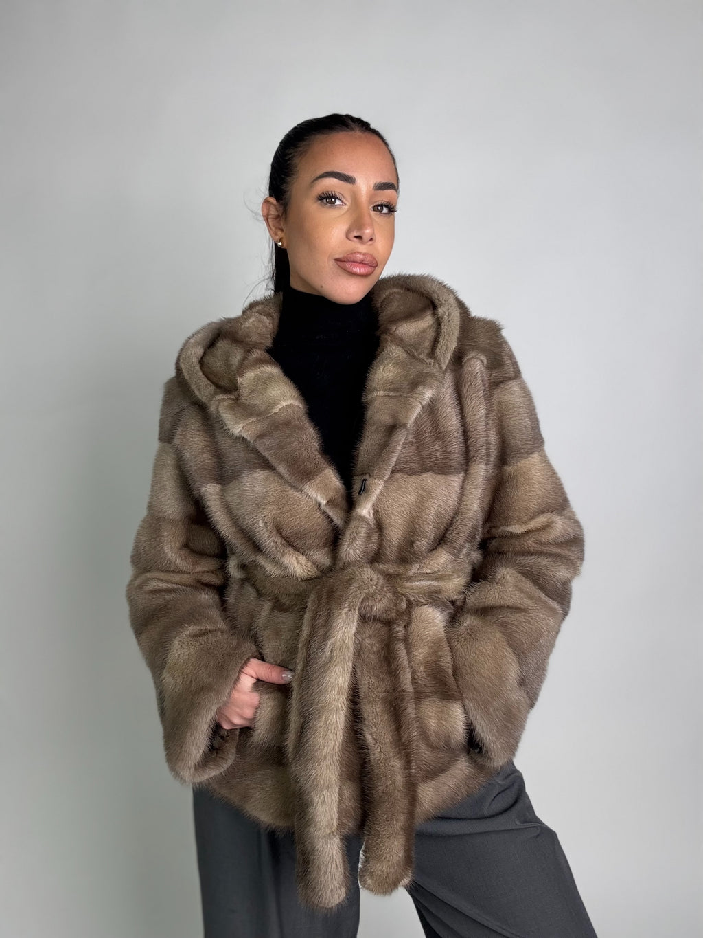 Giacca in visone cintura e cappuccio N238