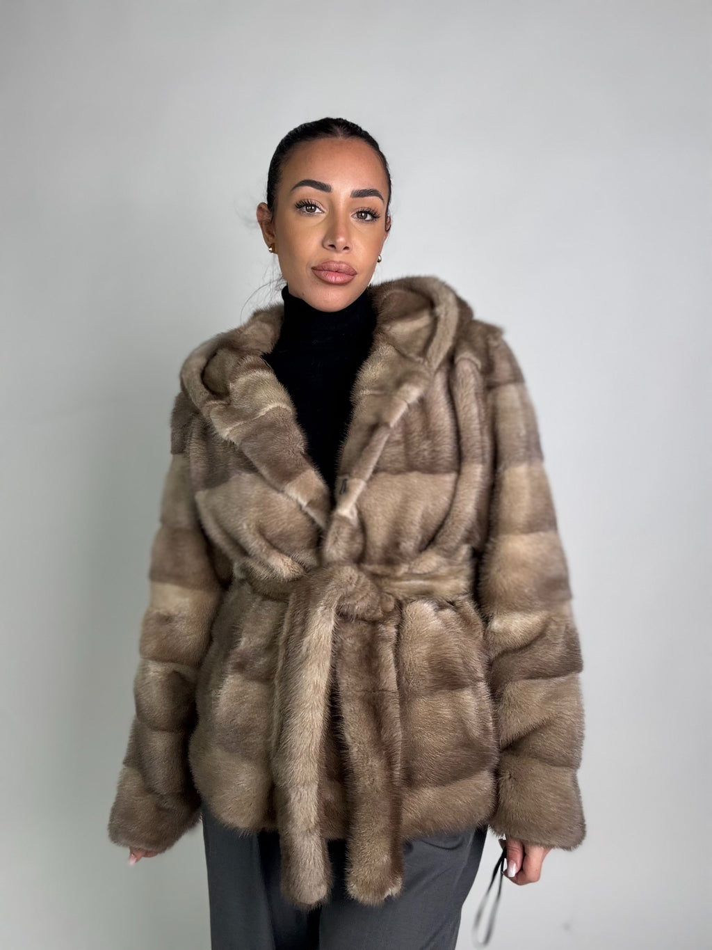 Giacca in visone cintura e cappuccio N238