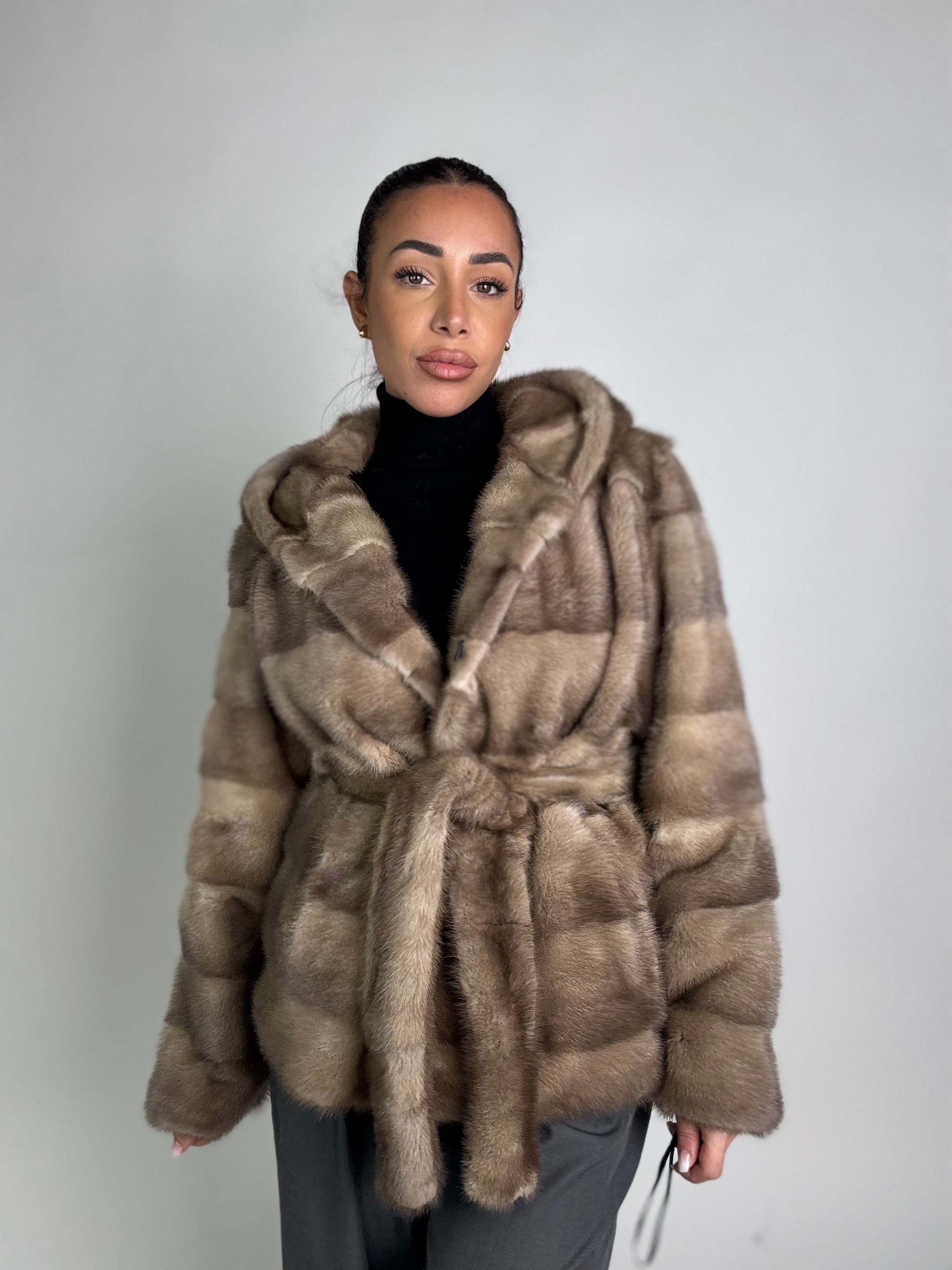 Giacca in visone cintura e cappuccio N238