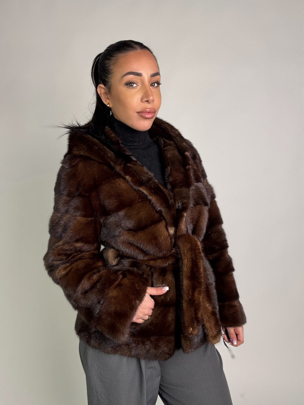 Giacca in visone cintura e cappuccio N239