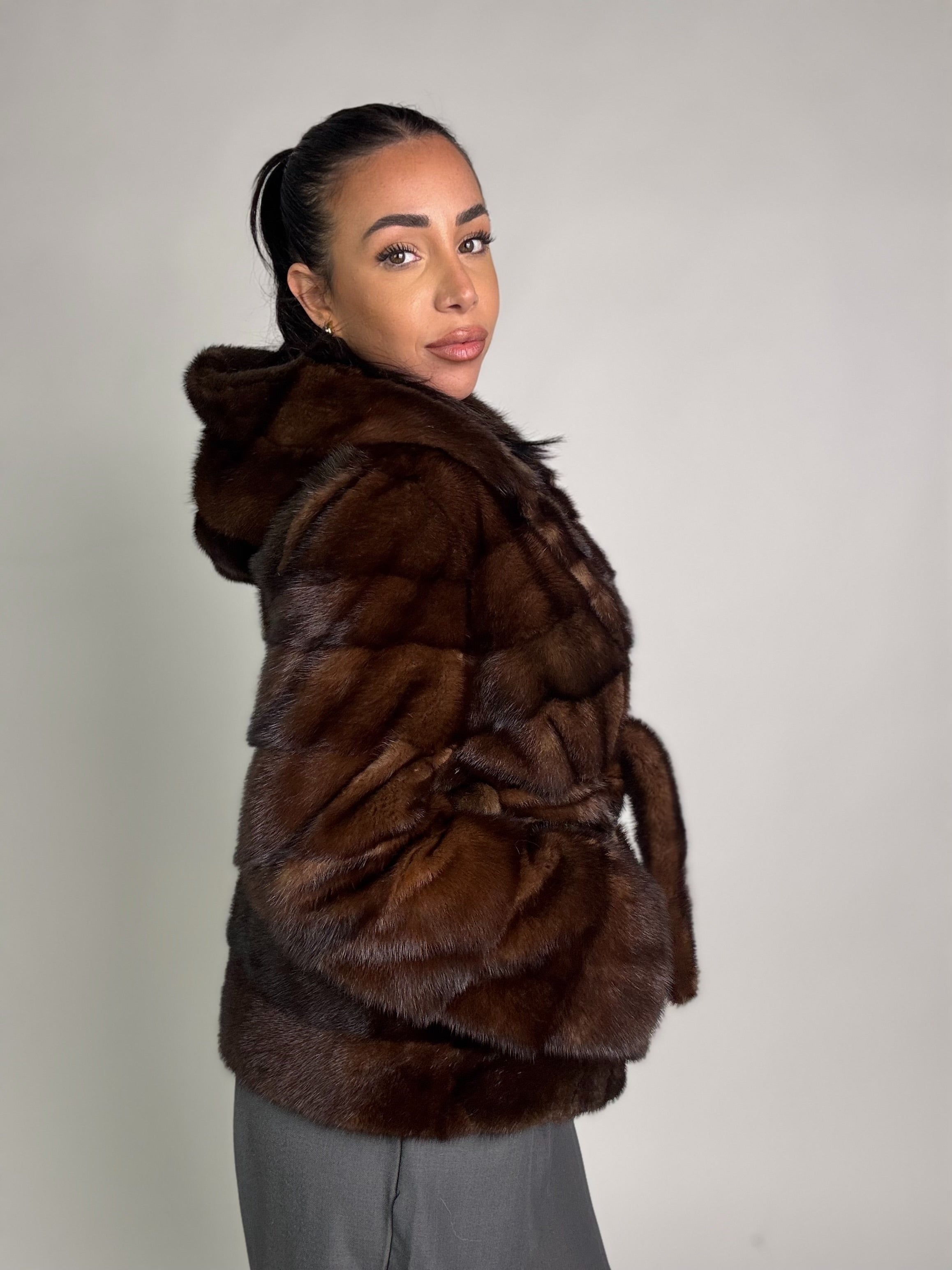 Giacca in visone cintura e cappuccio N239