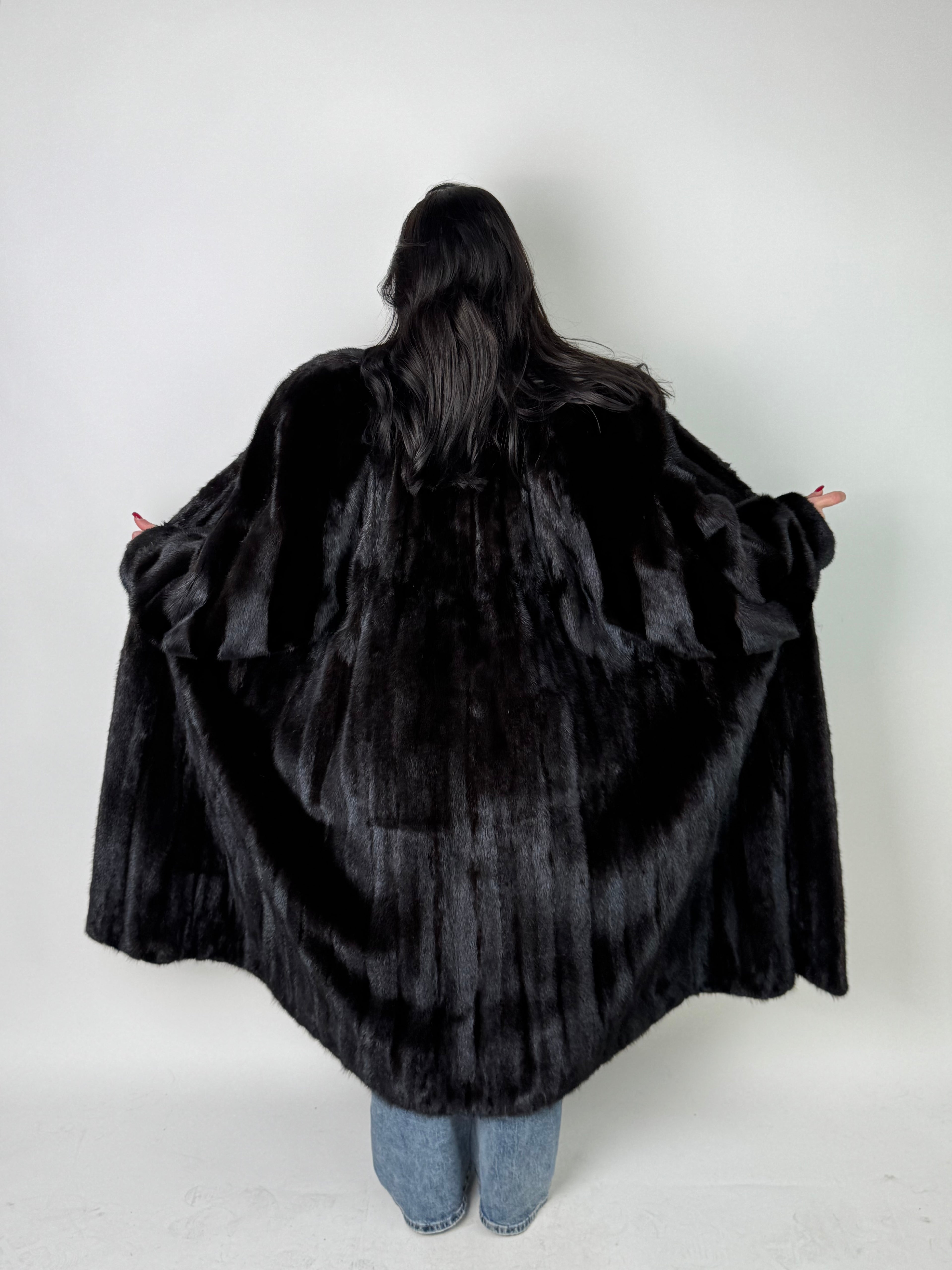 Cappotto in visone N581