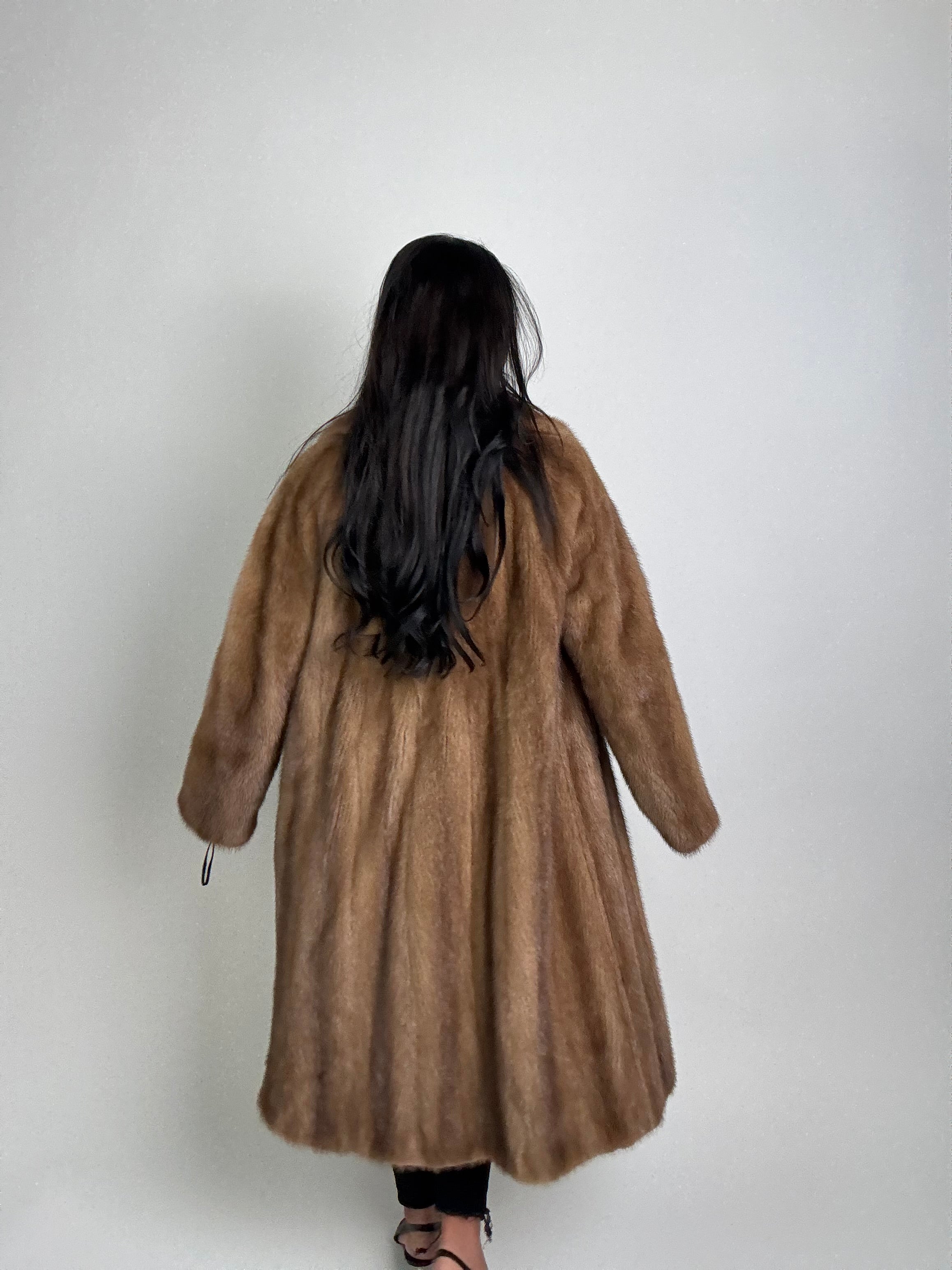 Cappotto in visone N356