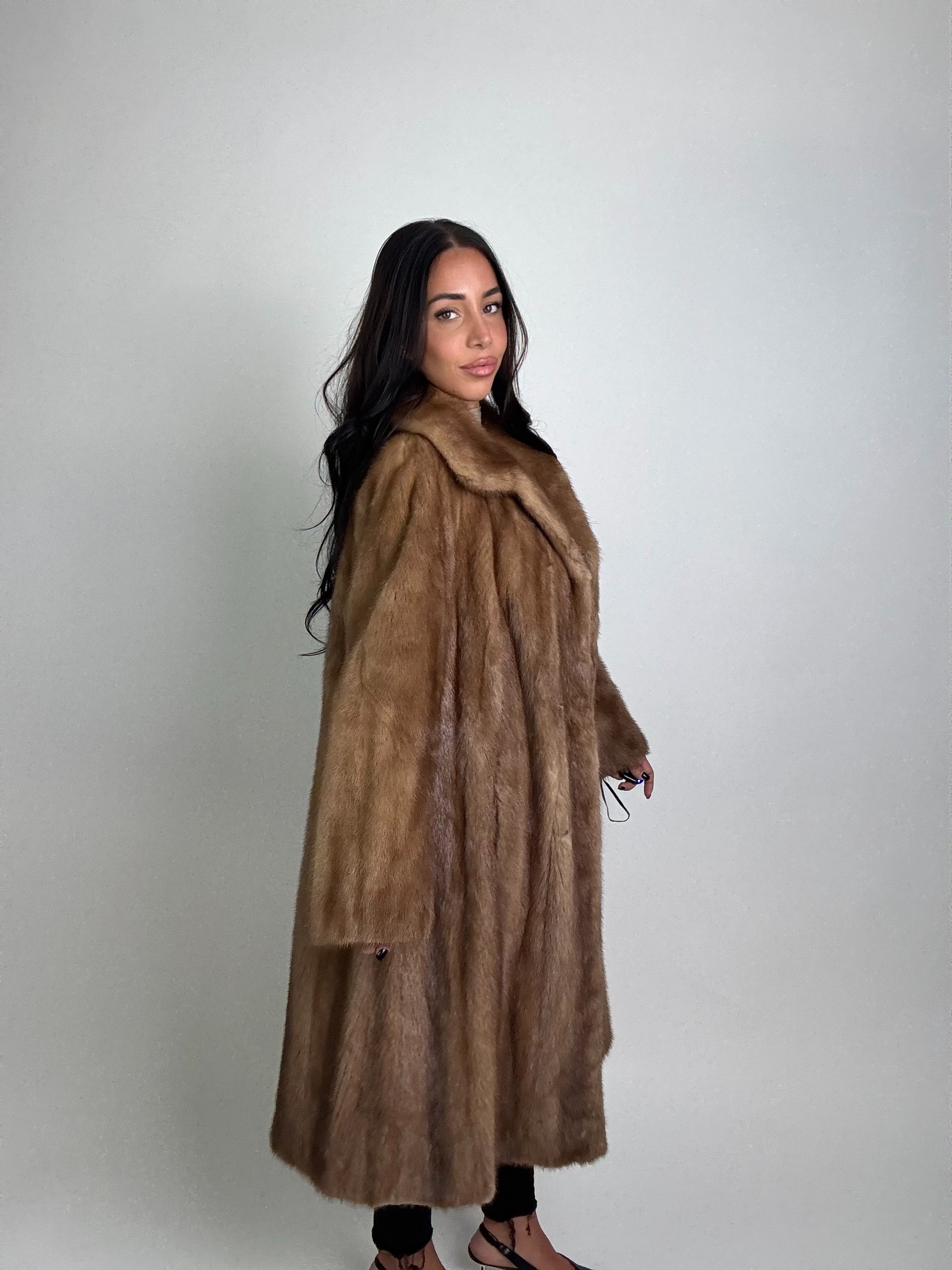 Cappotto in visone N356