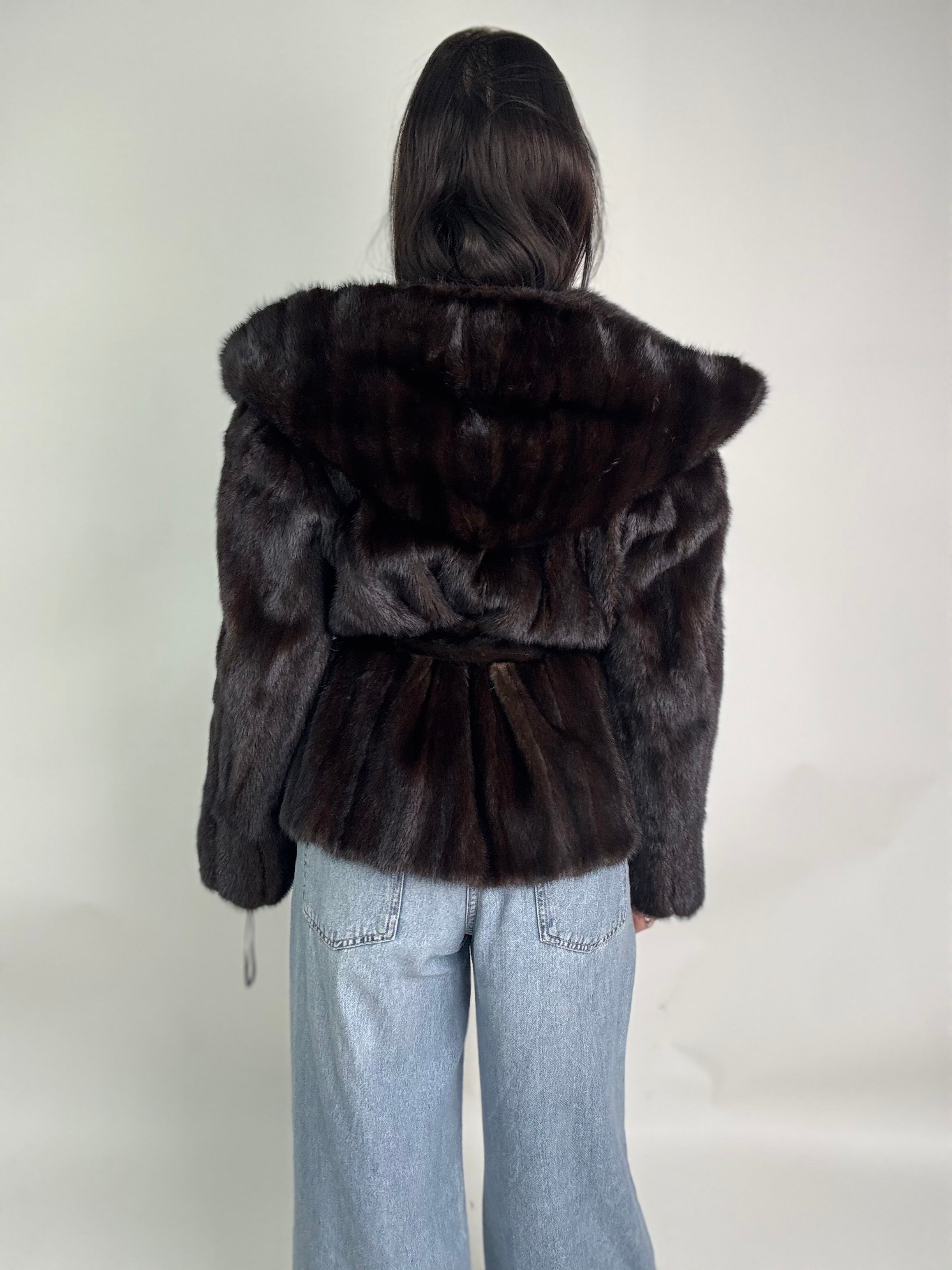 Giacca in visone cintura e cappuccio N240