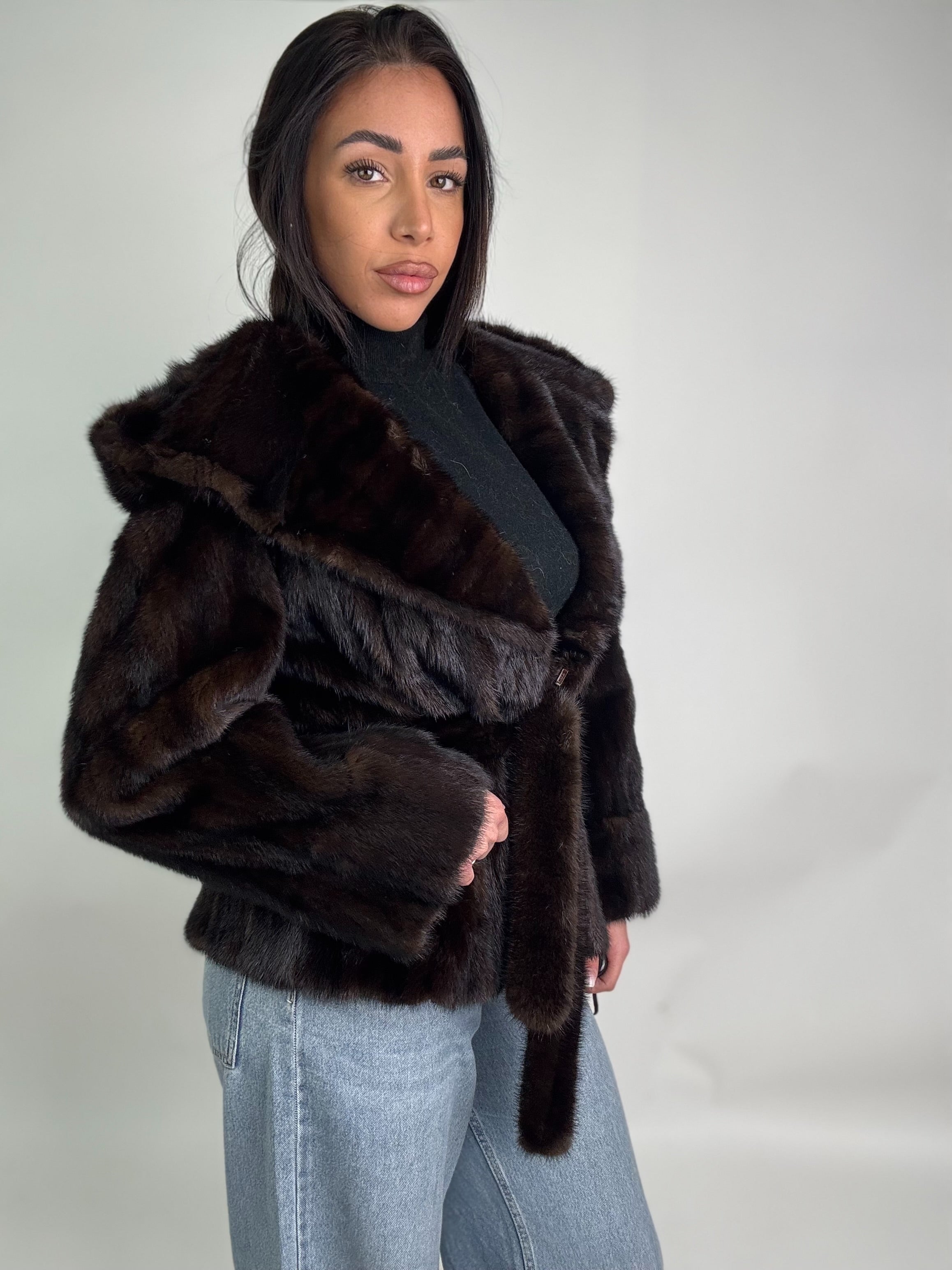 Giacca in visone cintura e cappuccio N240