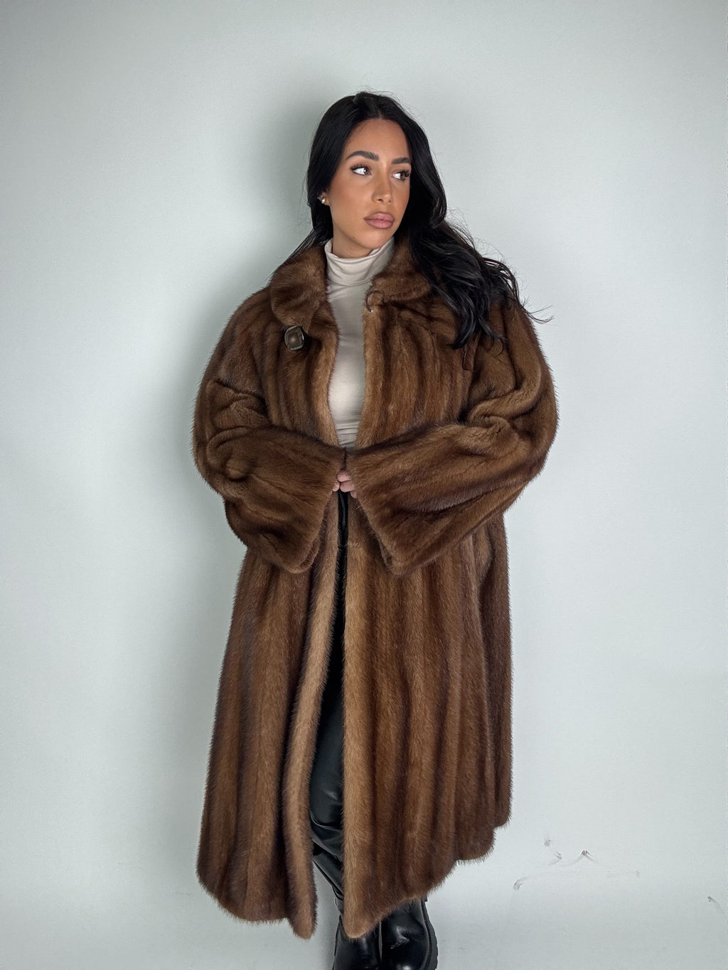 Cappotto in visone N477