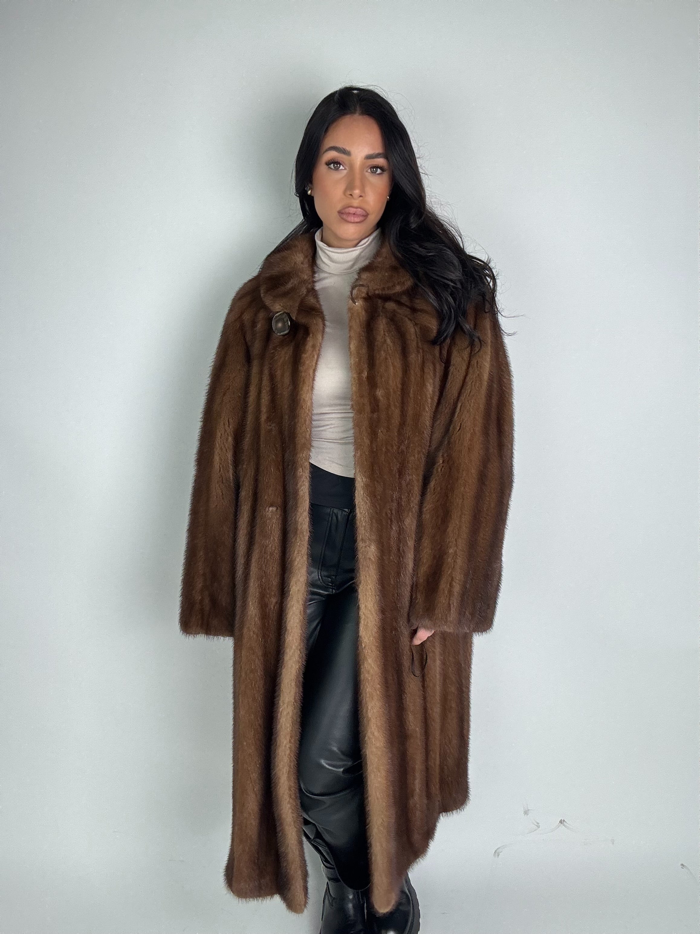 Cappotto in visone N477