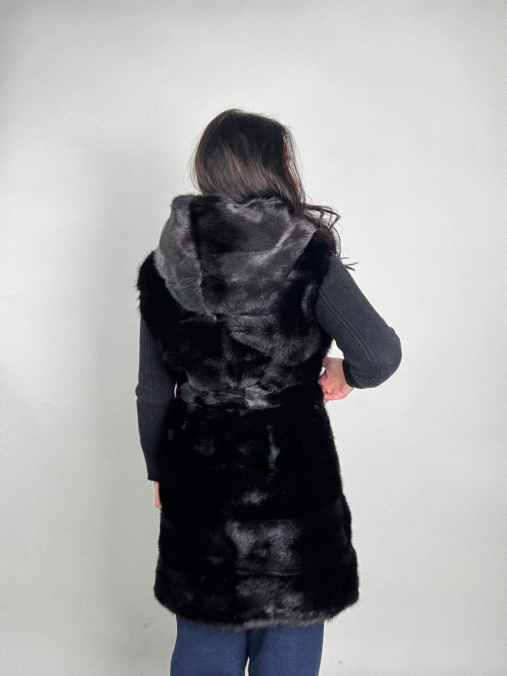 Smanicato in visone cintura e cappuccio N247