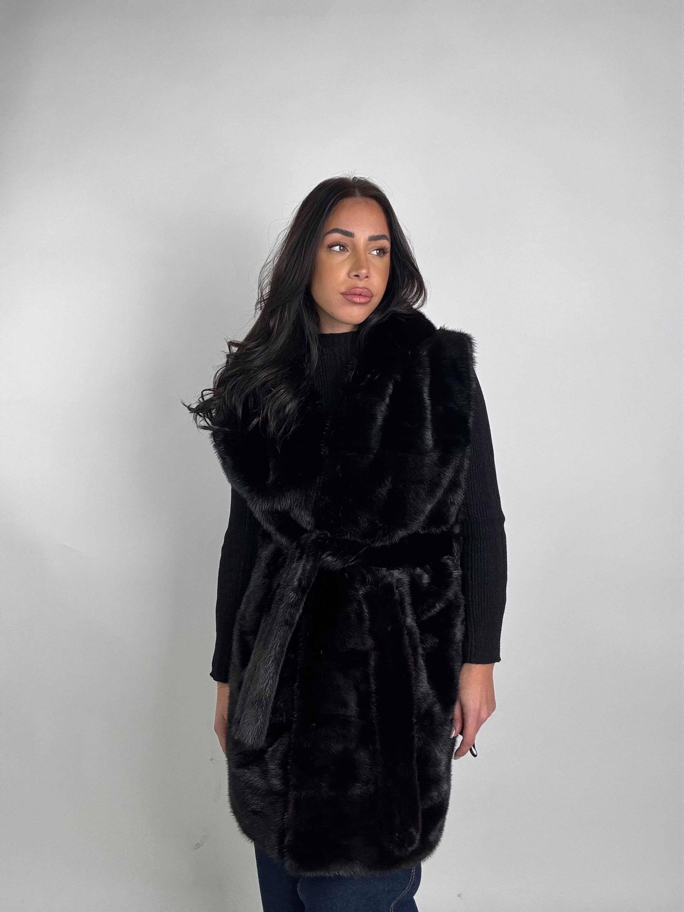 Smanicato in visone cintura e cappuccio N247