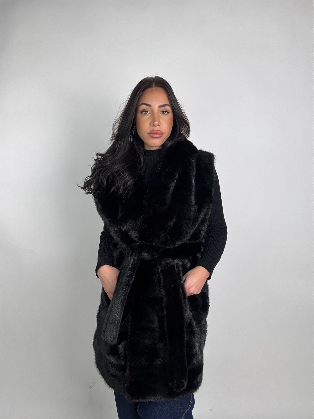 Smanicato in visone cintura e cappuccio N247