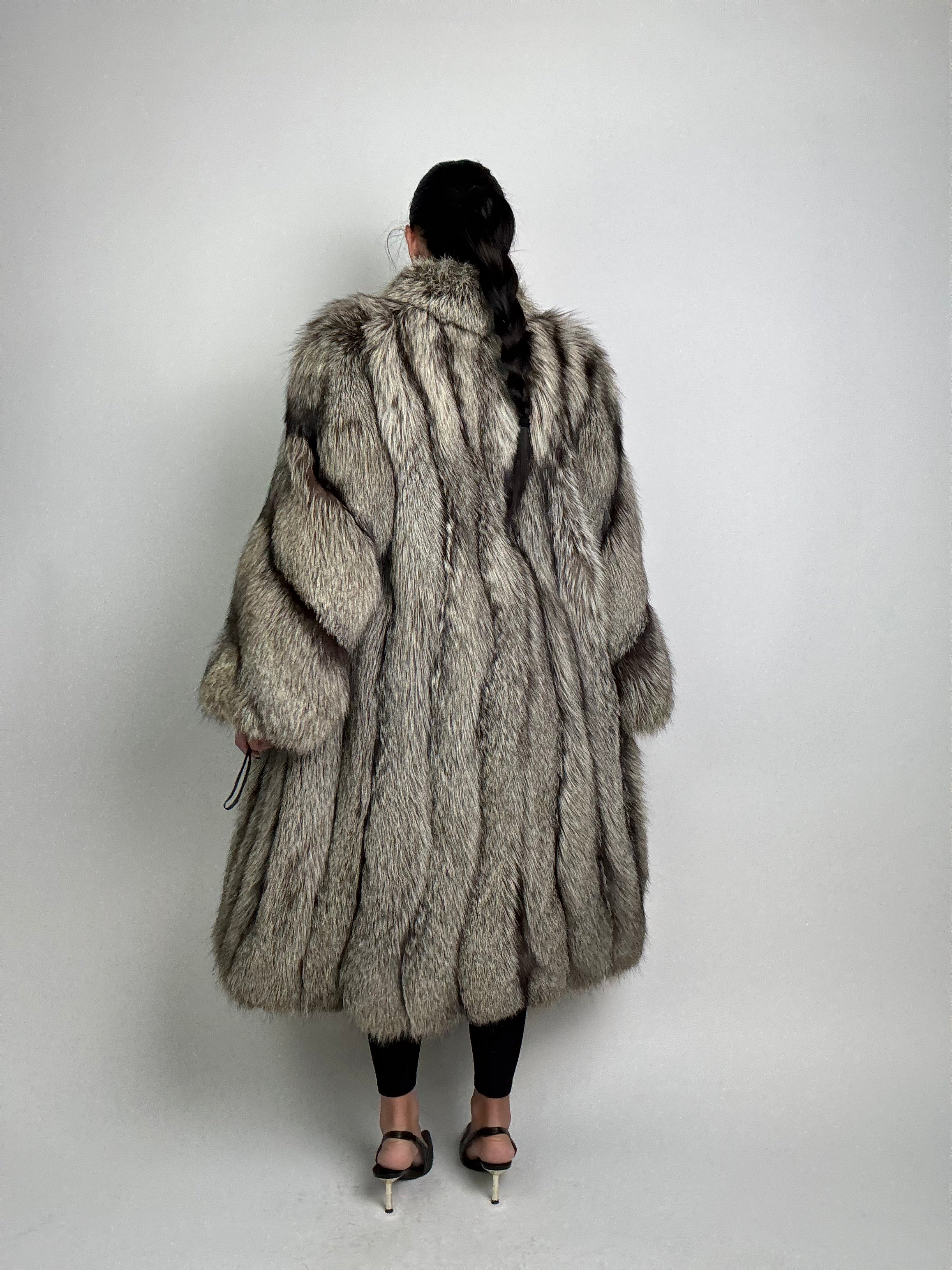 Cappotto in volpe argentata N896