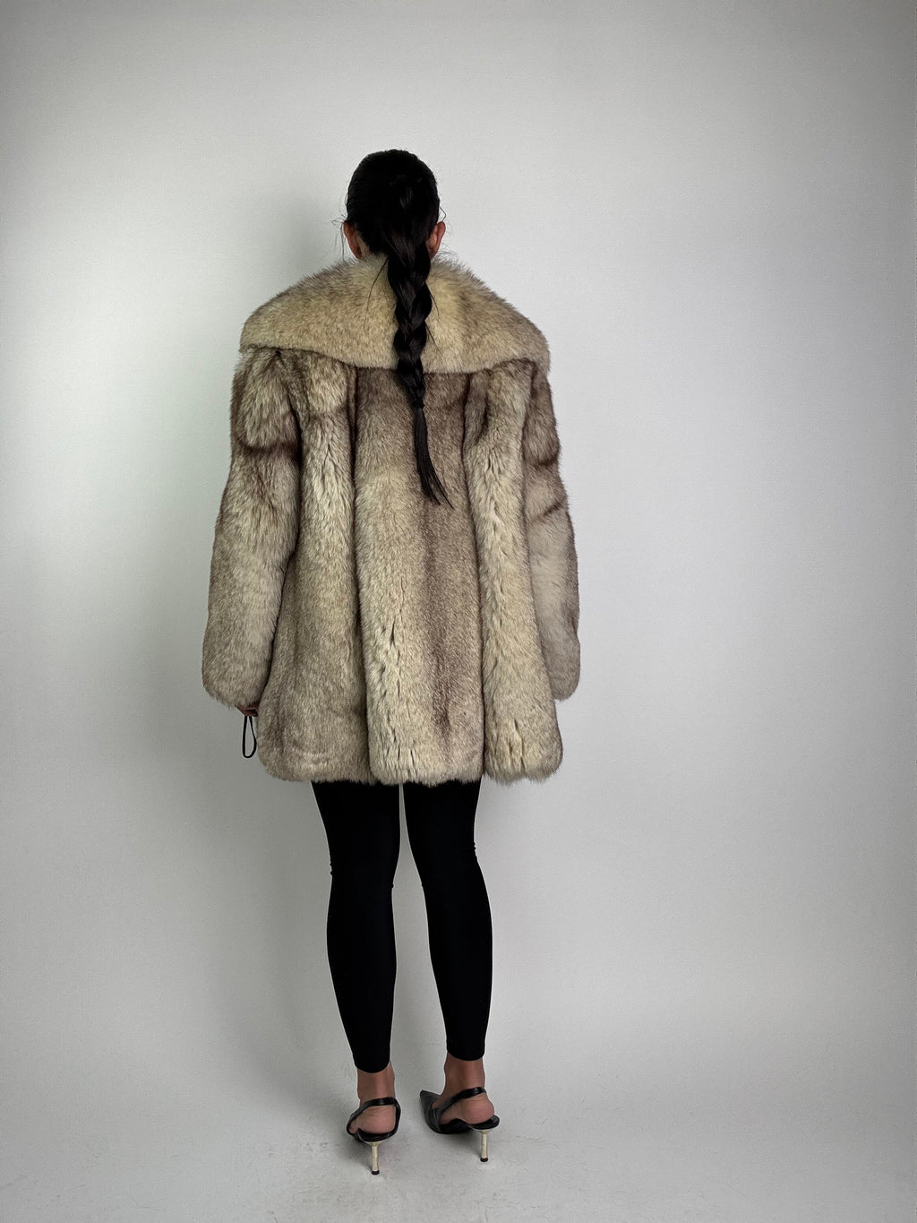 Cappotto in volpe della groenlandia N899