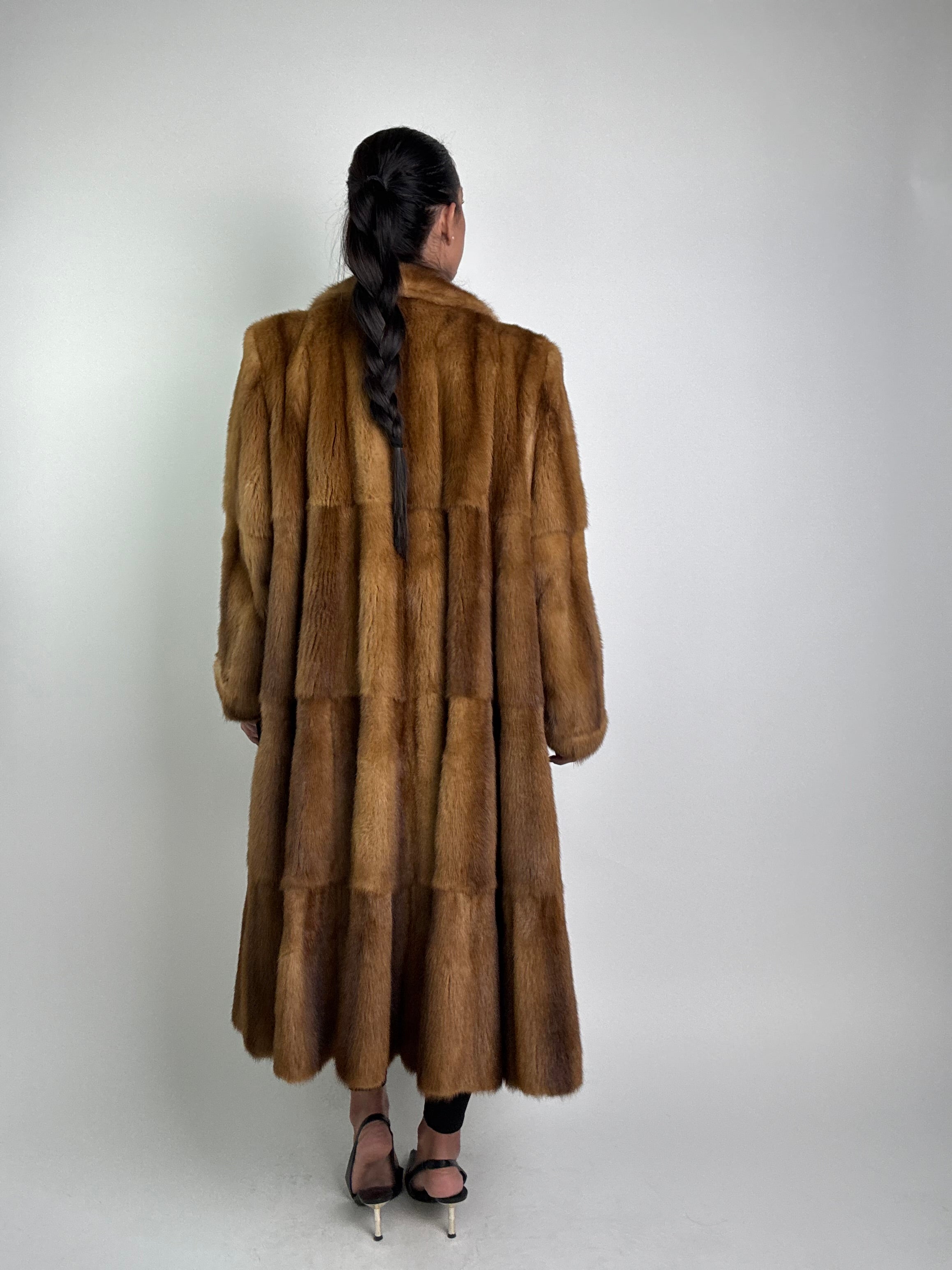 Cappotto in visone N361