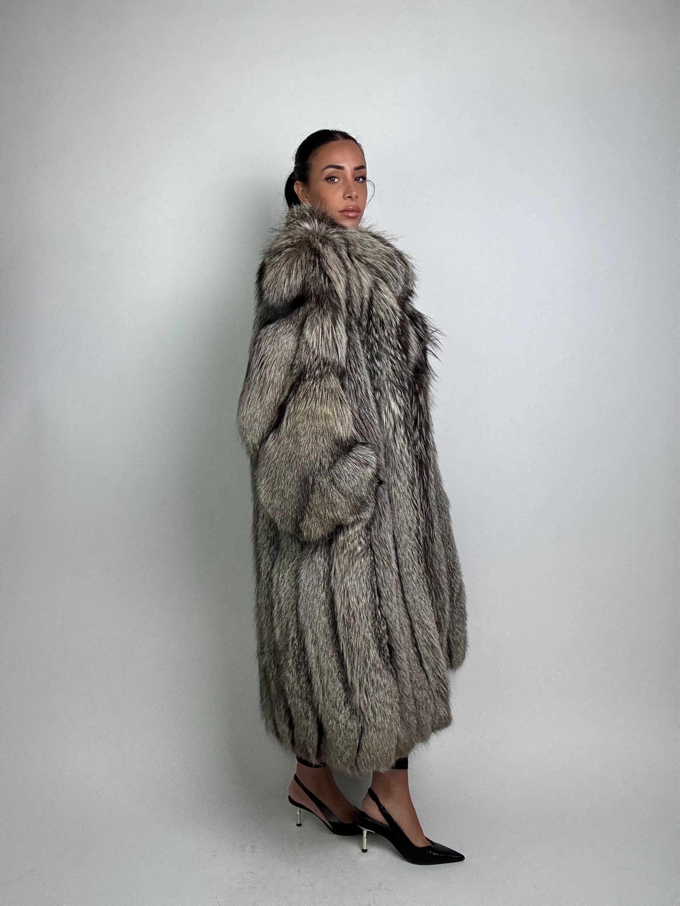 Cappotto in volpe argentata N896