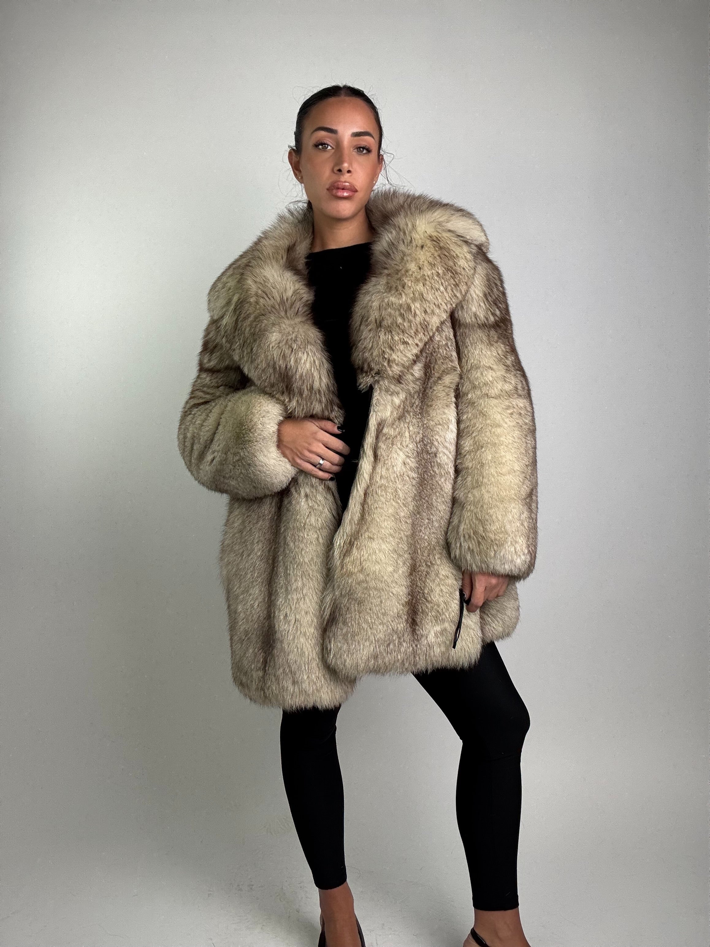 Cappotto in volpe della groenlandia N899