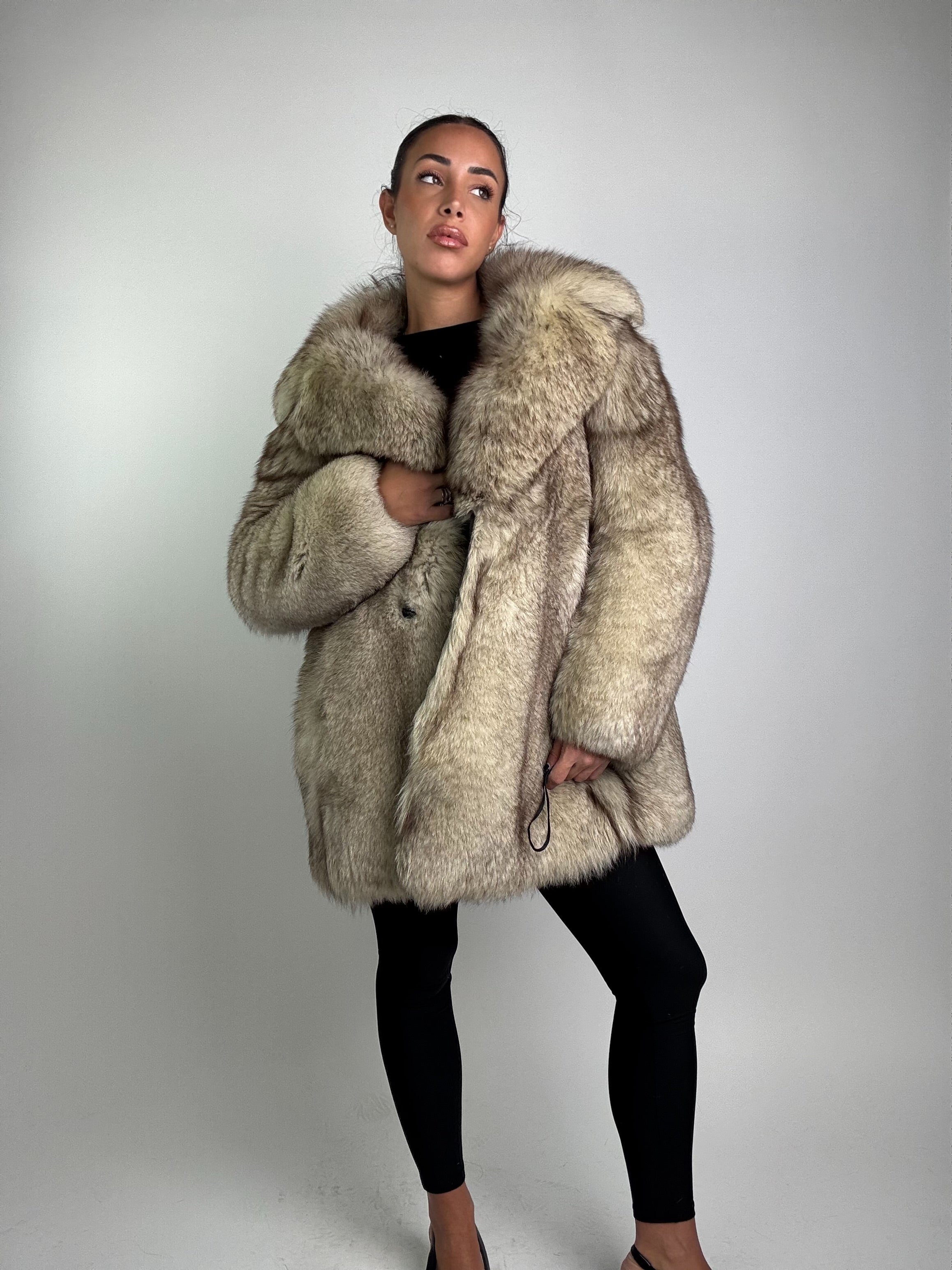 Cappotto in volpe della groenlandia N899