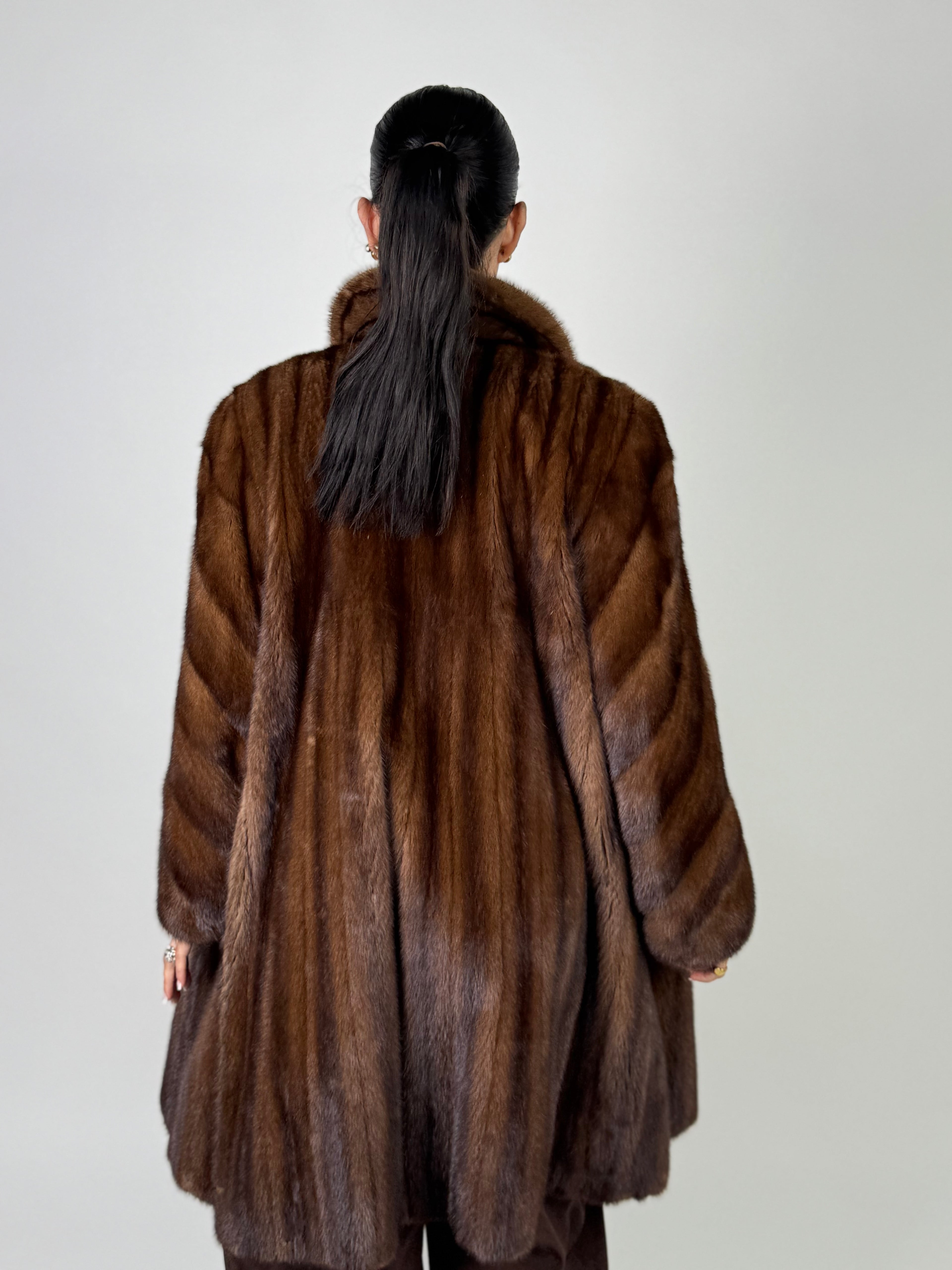 Cappotto in visone N475