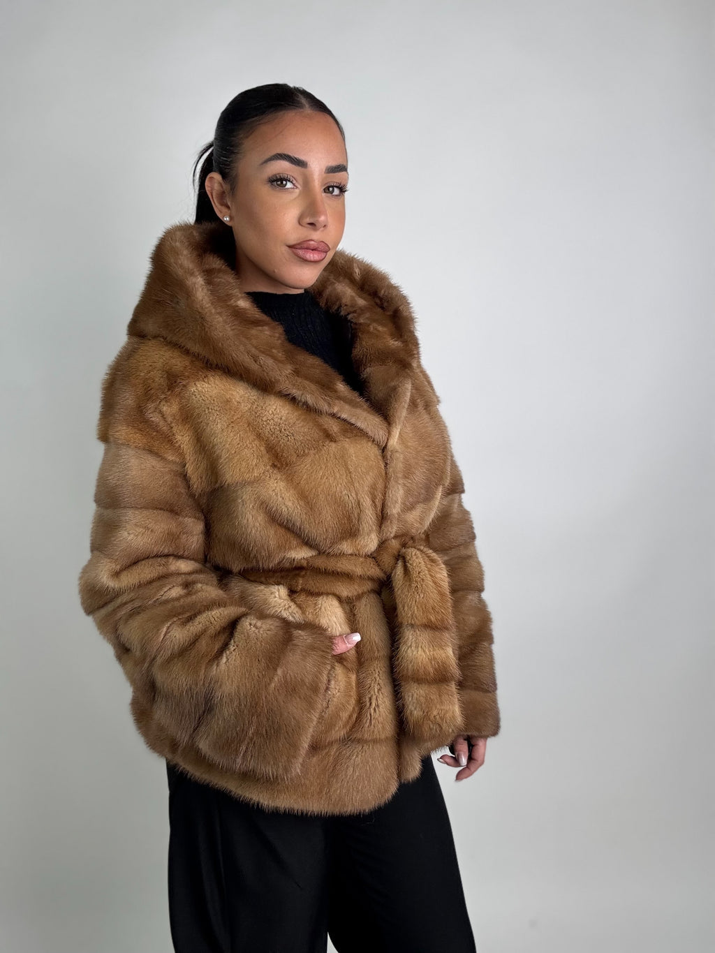 Giacca in visone cintura e cappuccio N248