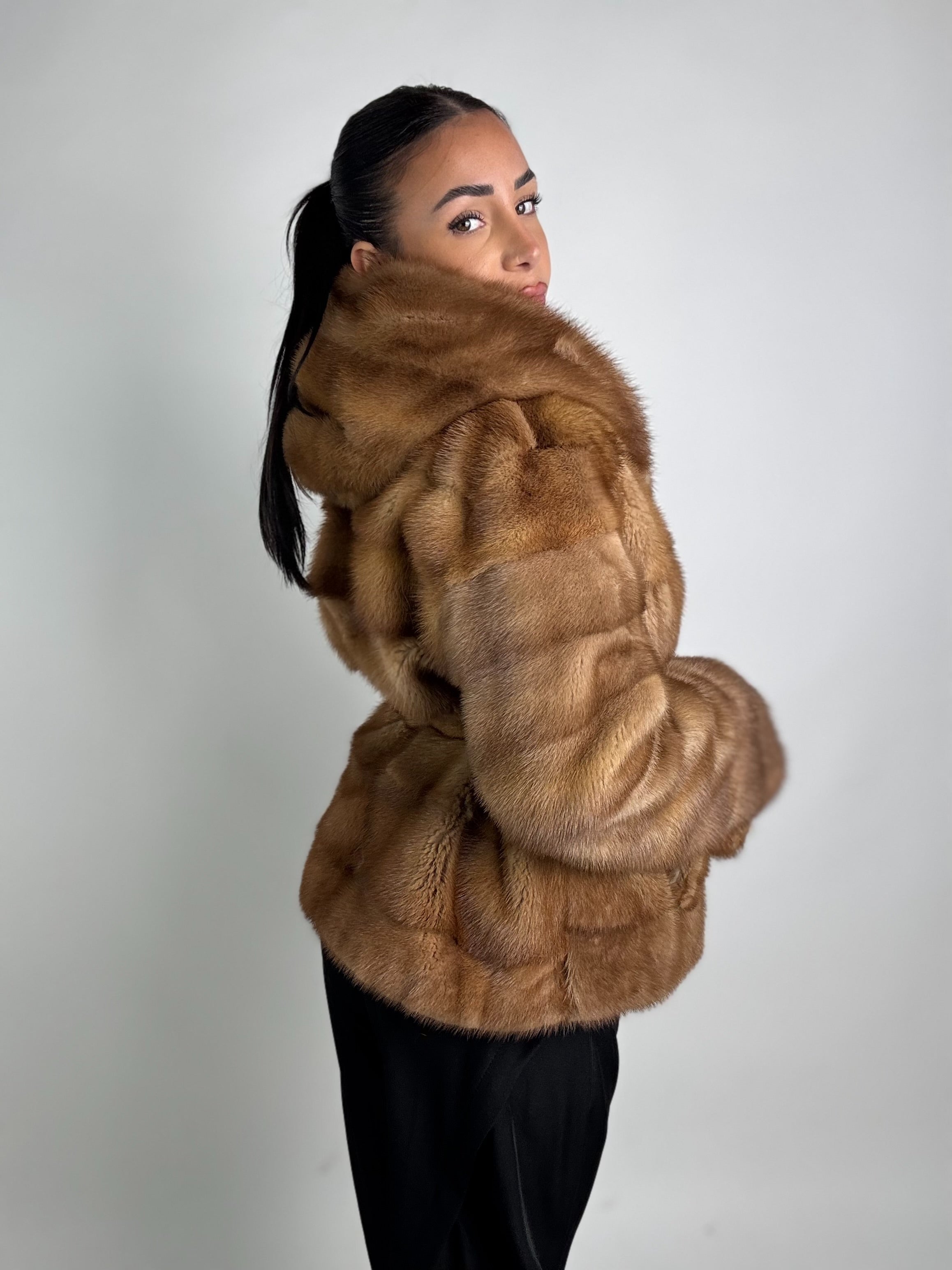 Giacca in visone cintura e cappuccio N248