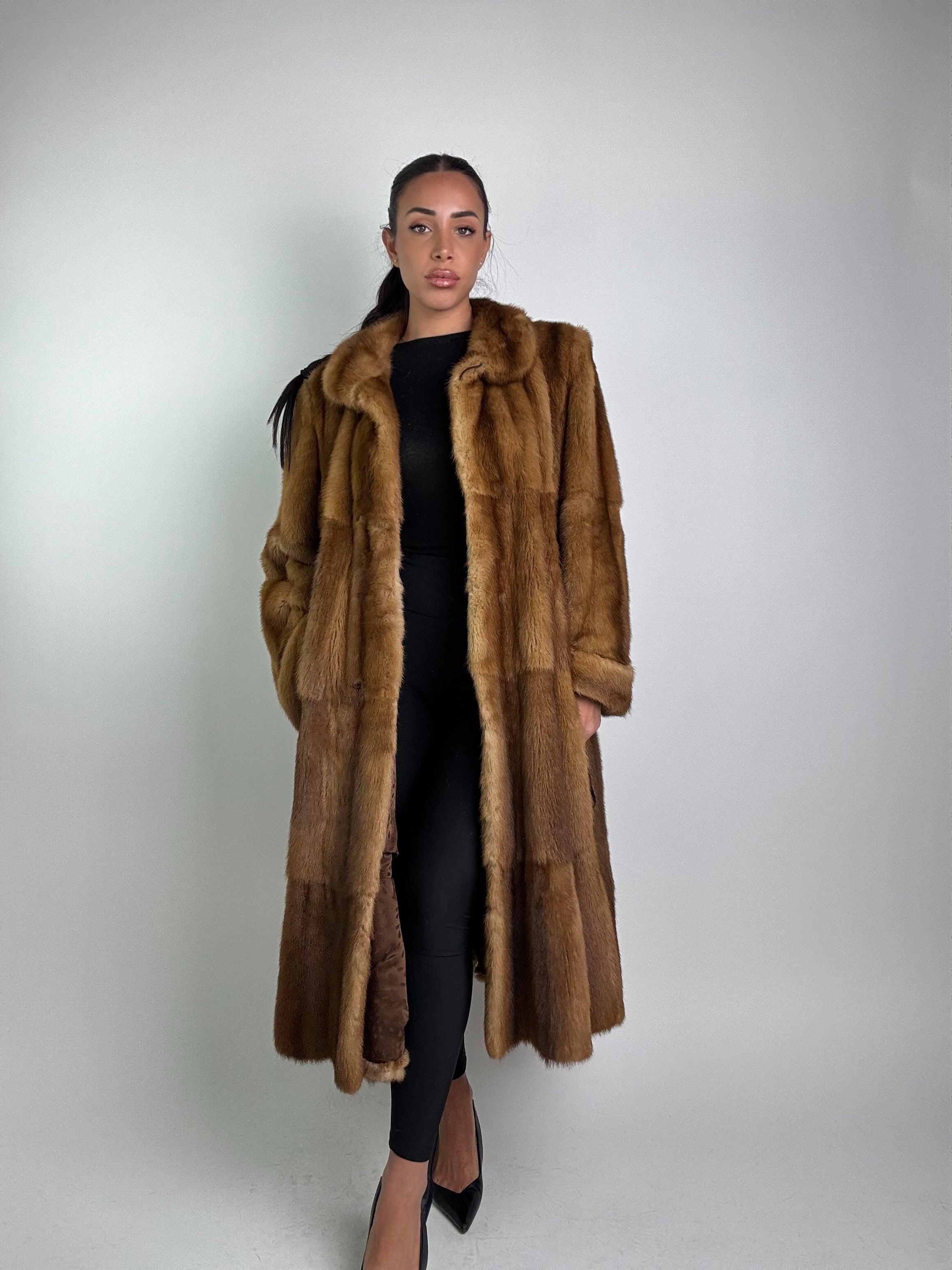 Cappotto in visone N361