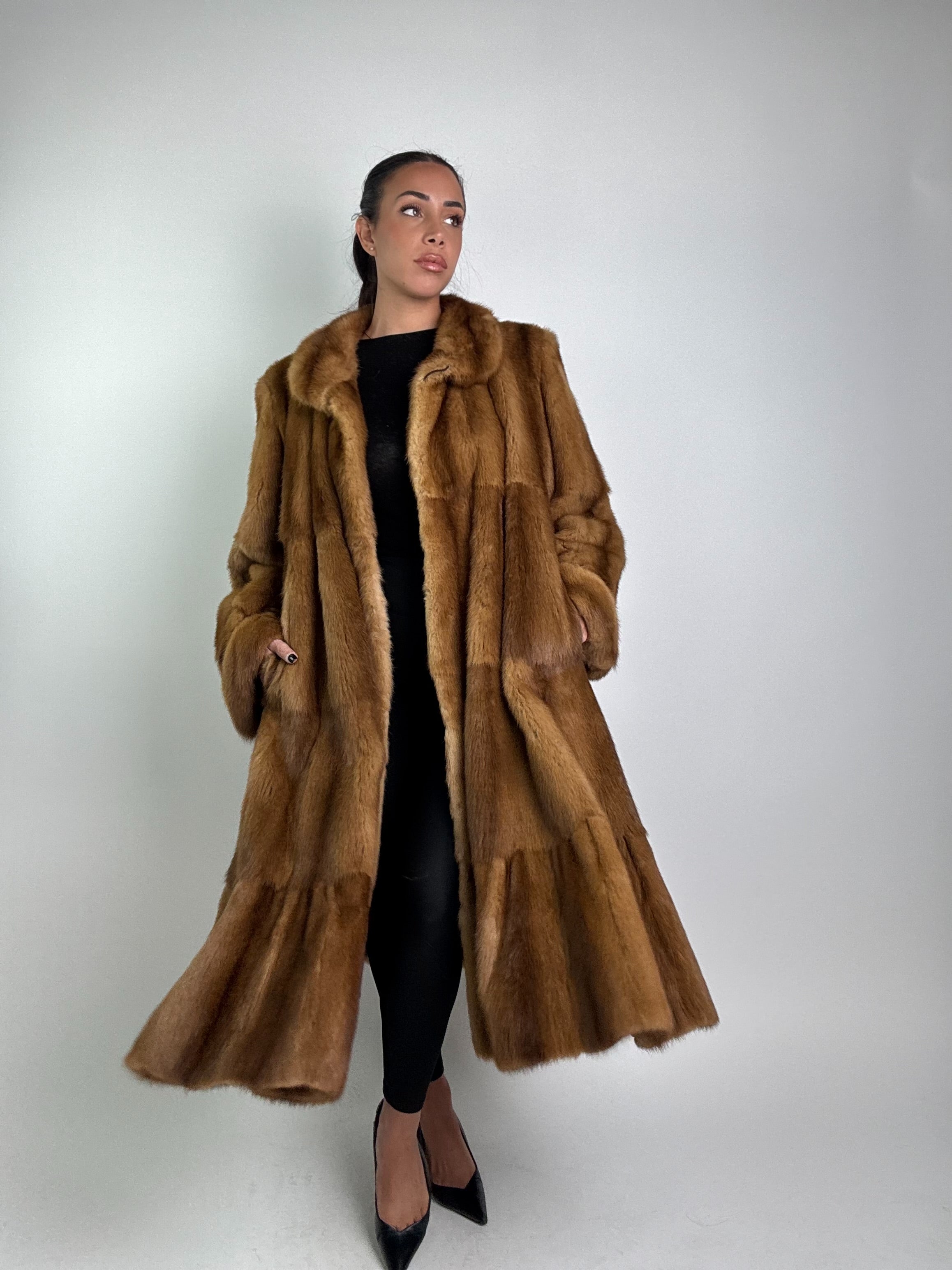 Cappotto in visone N361