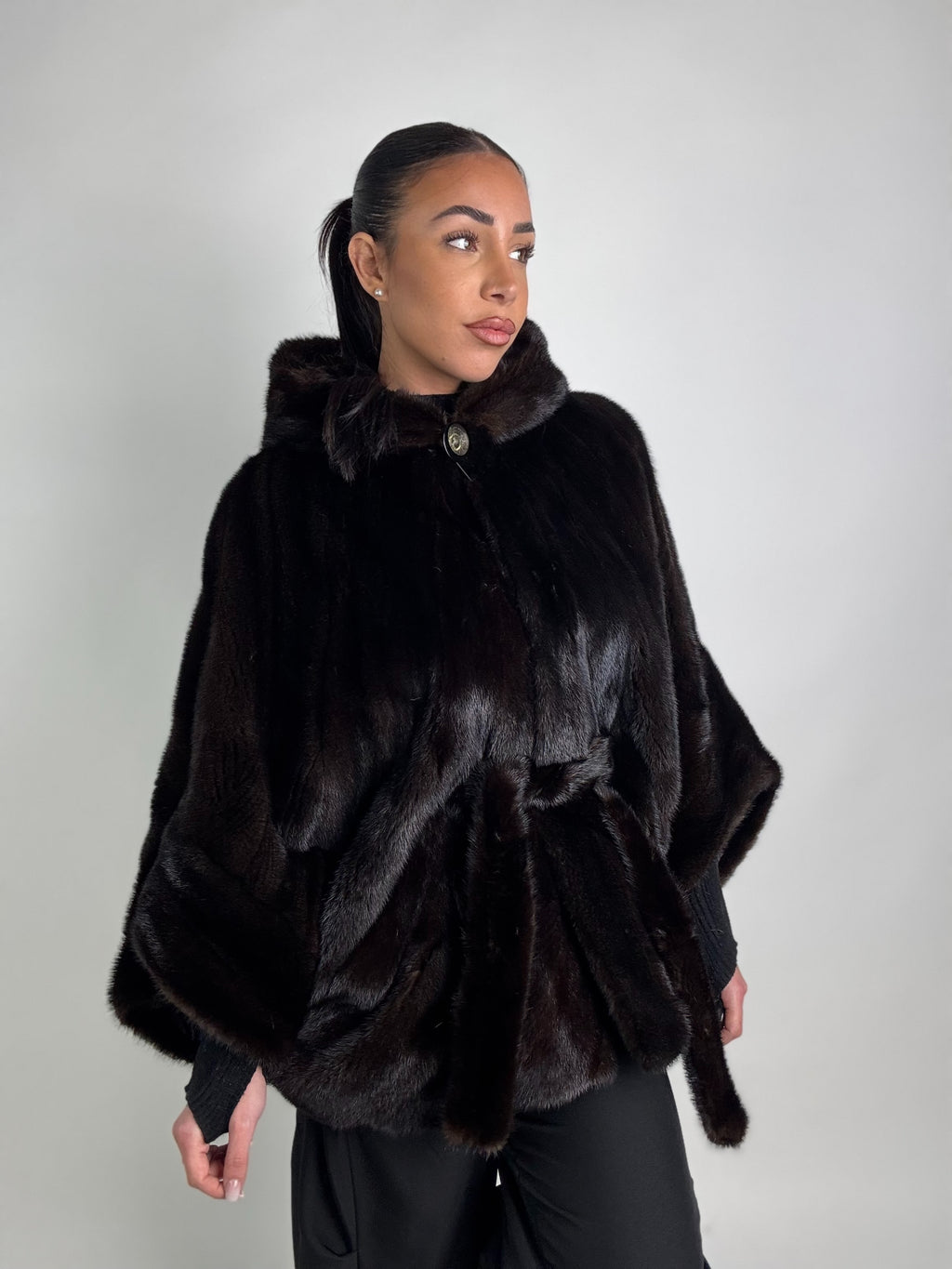 Mantella in visone cintura e cappuccio N250