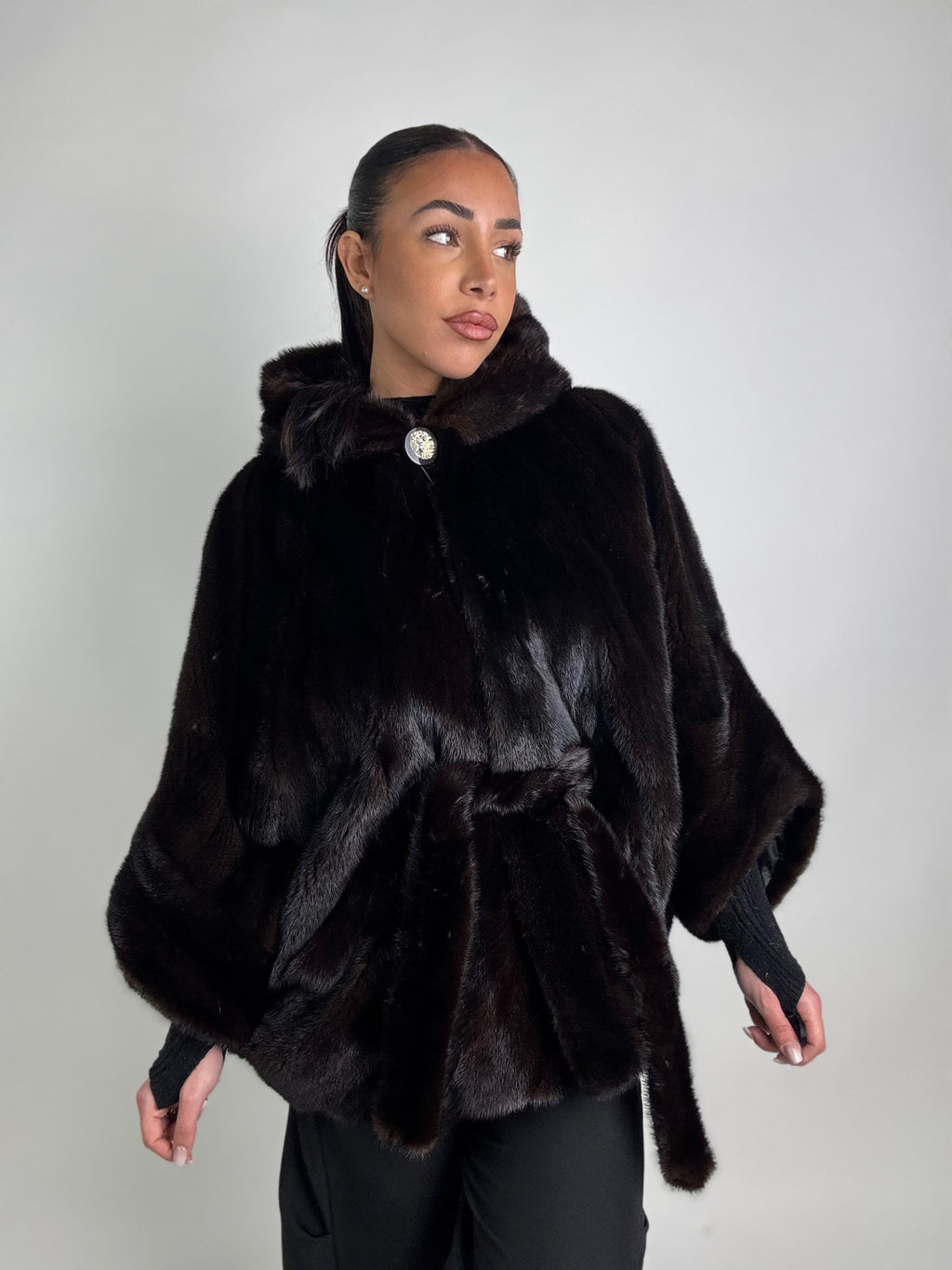 Mantella in visone cintura e cappuccio N250