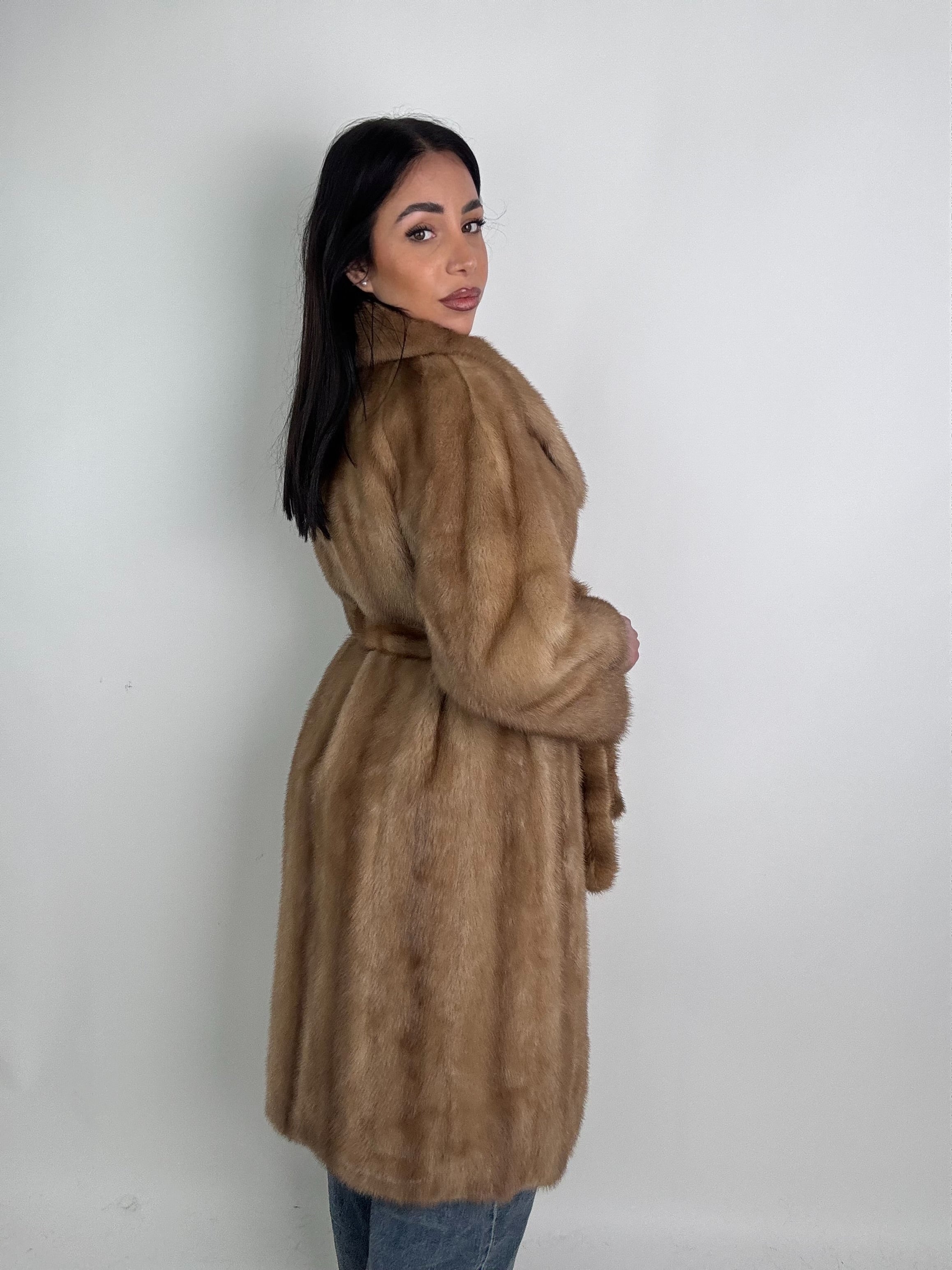 Cappotto in visone N586