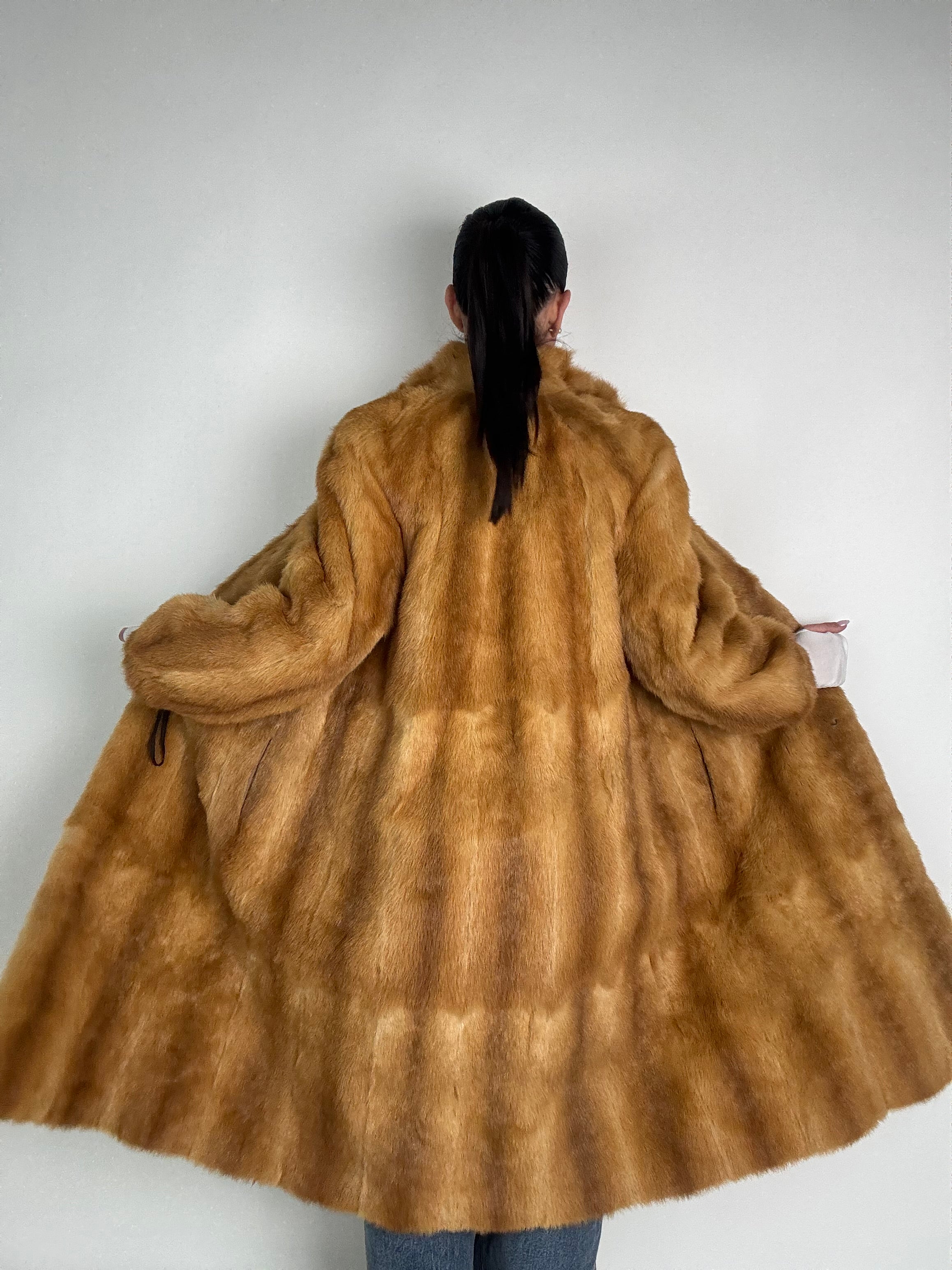 Cappotto in visone N589
