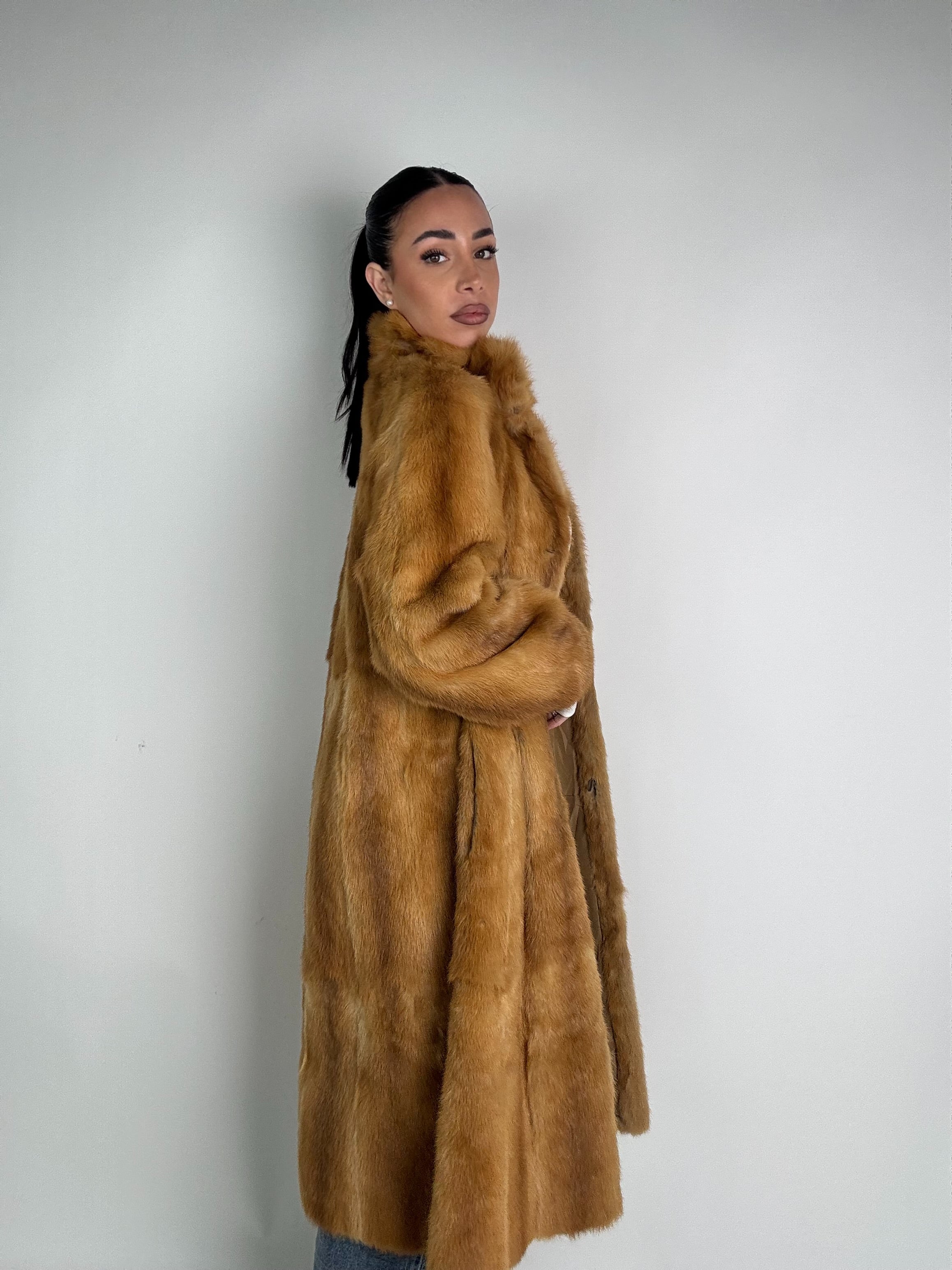 Cappotto in visone N589