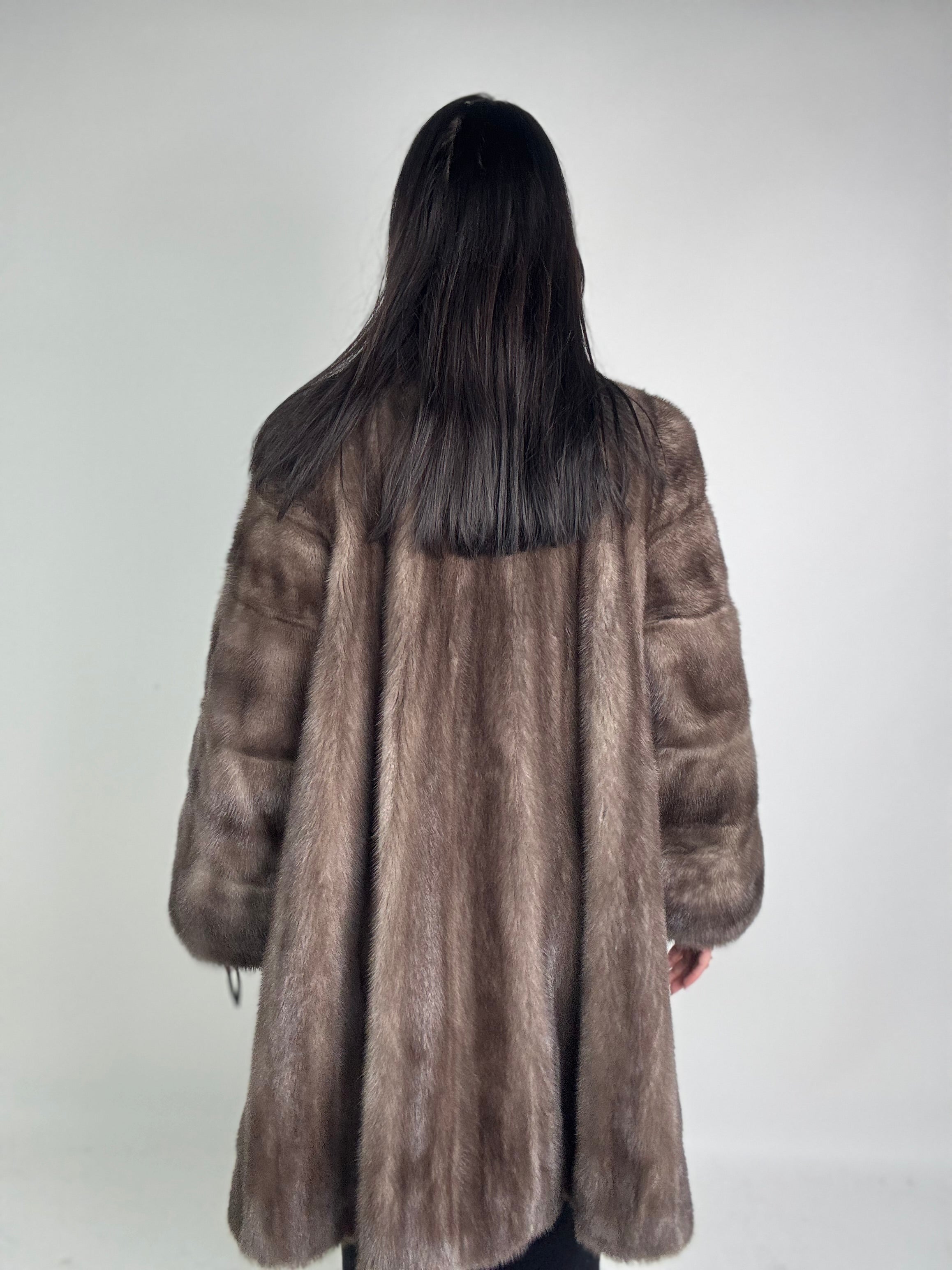 Cappotto in visone N594