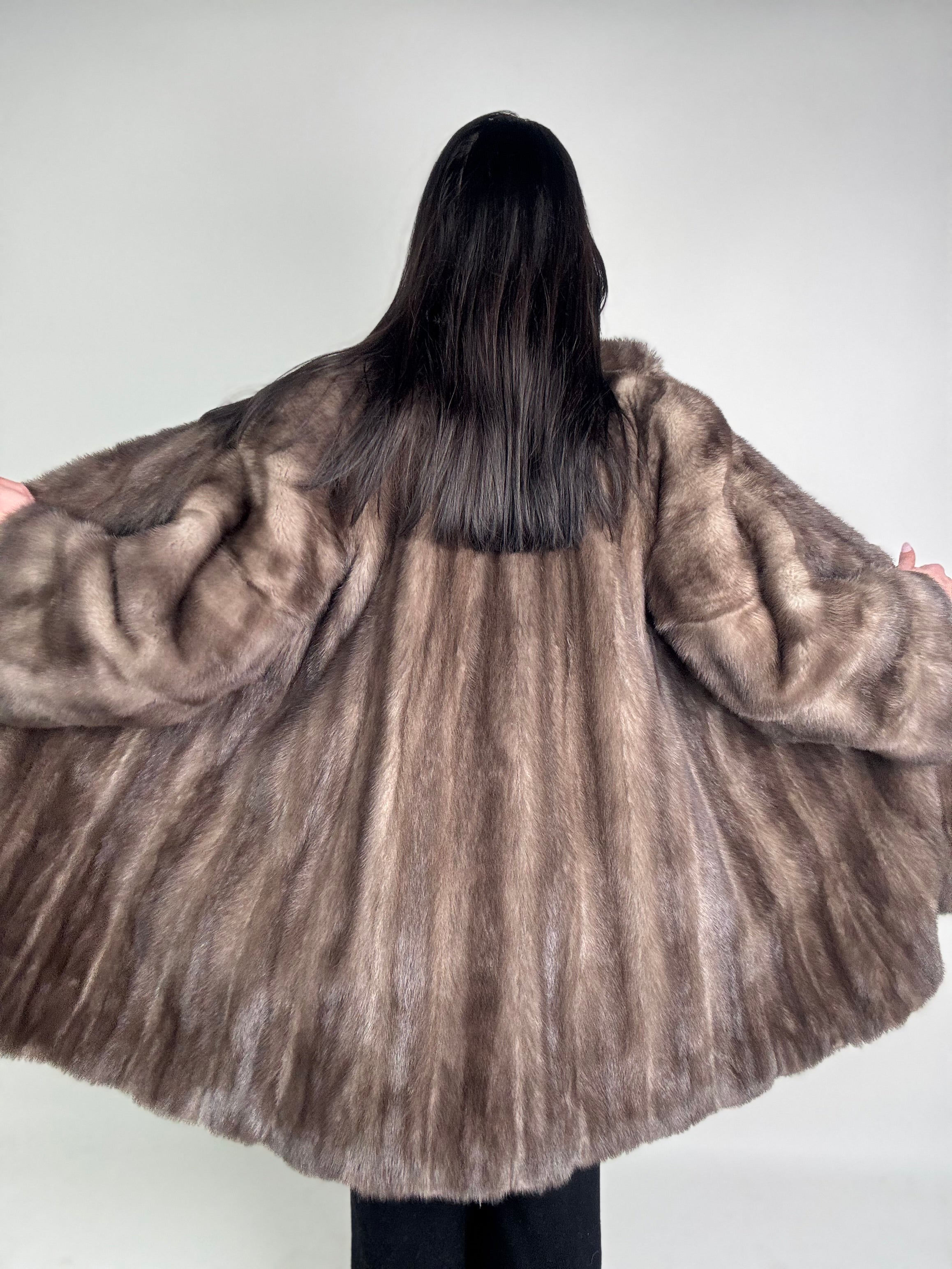 Cappotto in visone N594