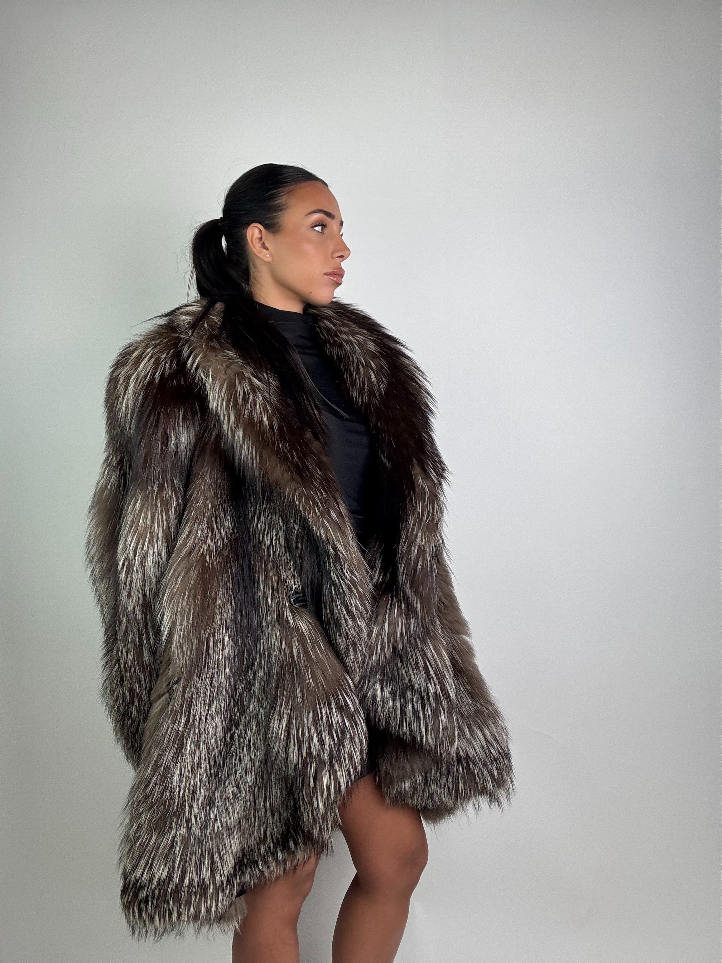 Cappotto in volpe argentata N910