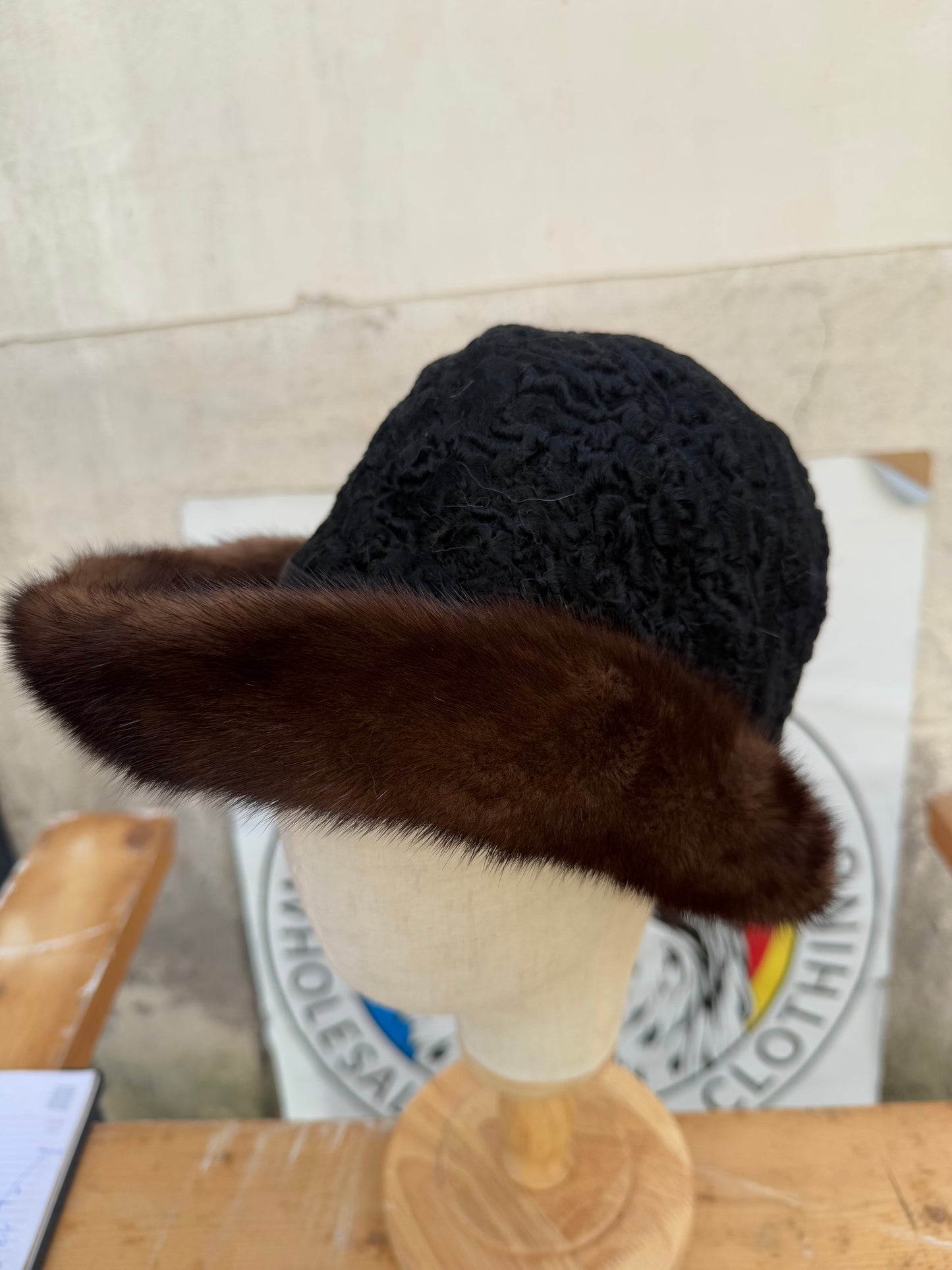 Cappello in visone e astrakan