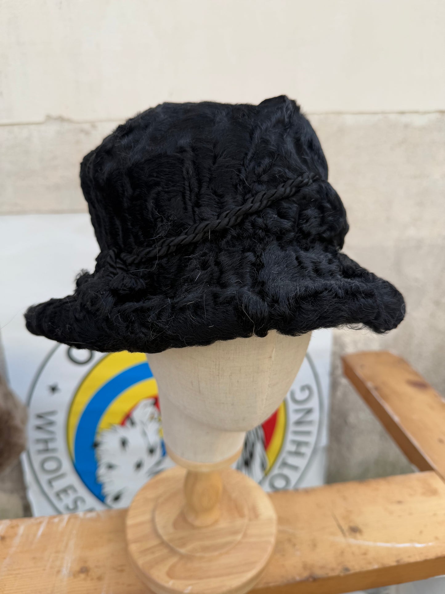 Cappello in astrakan