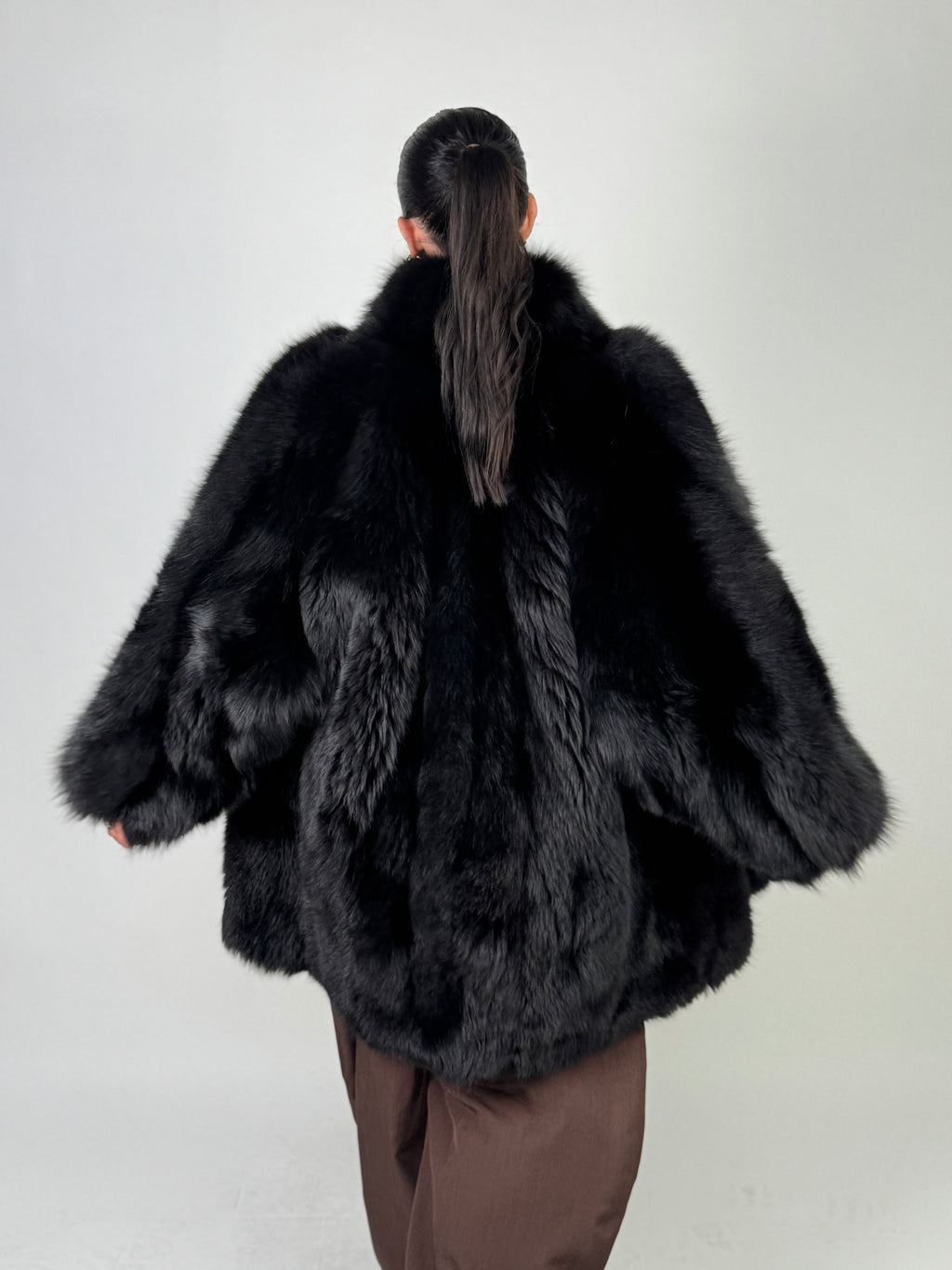Giacca in volpe total black N645