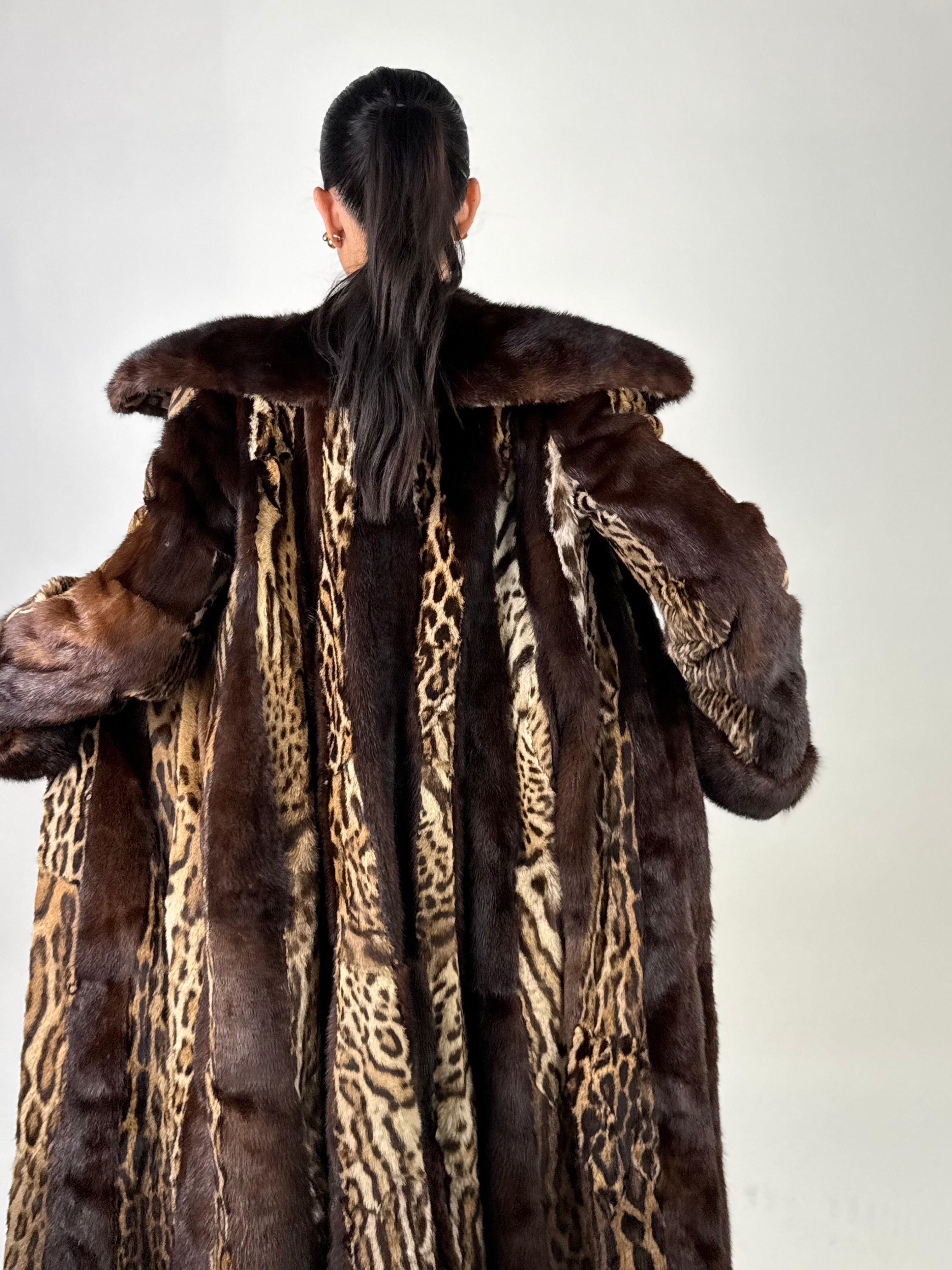 Cappotto in leopardo e visone N77