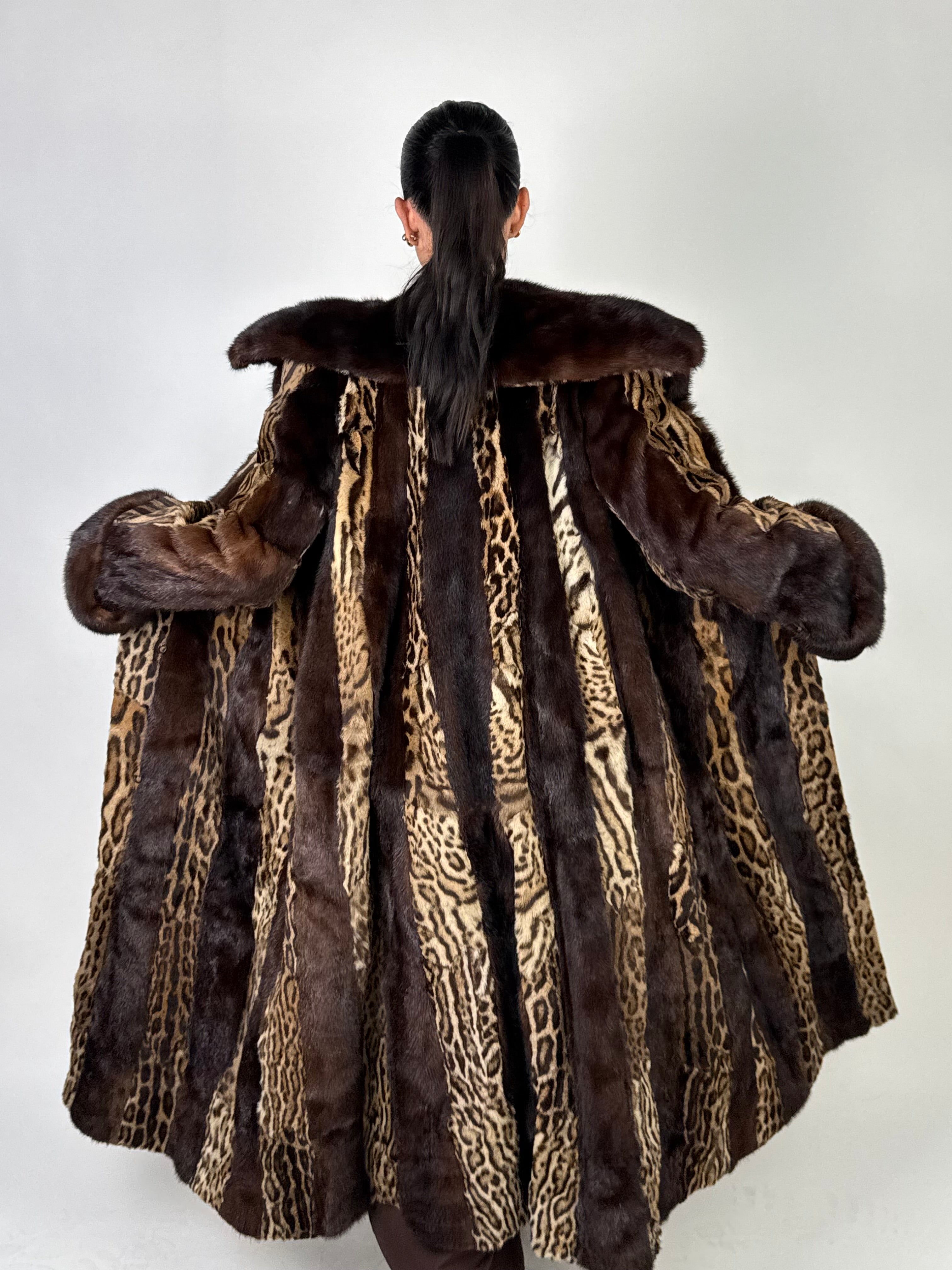 Cappotto in leopardo e visone N77