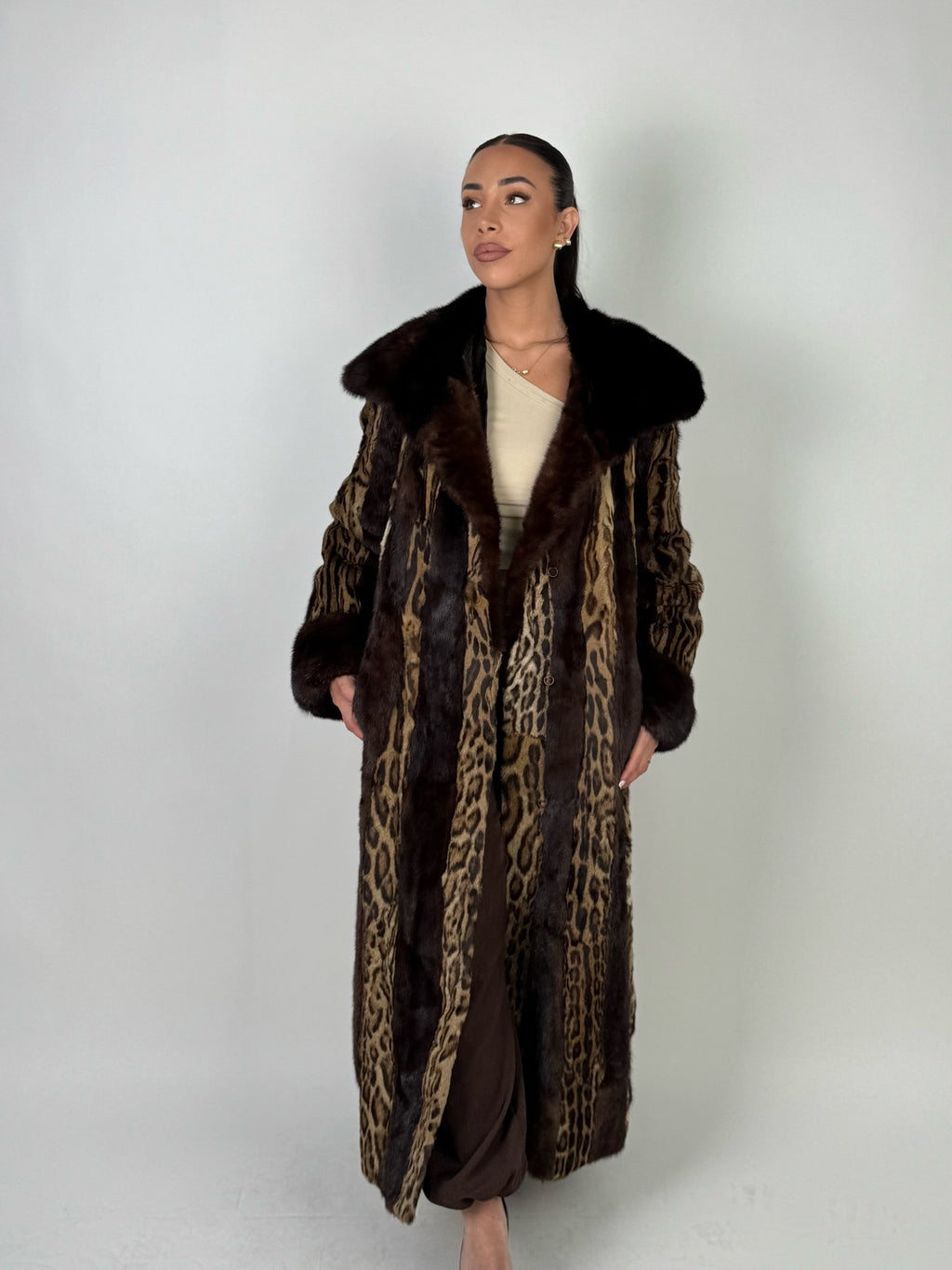 Cappotto in leopardo e visone N77