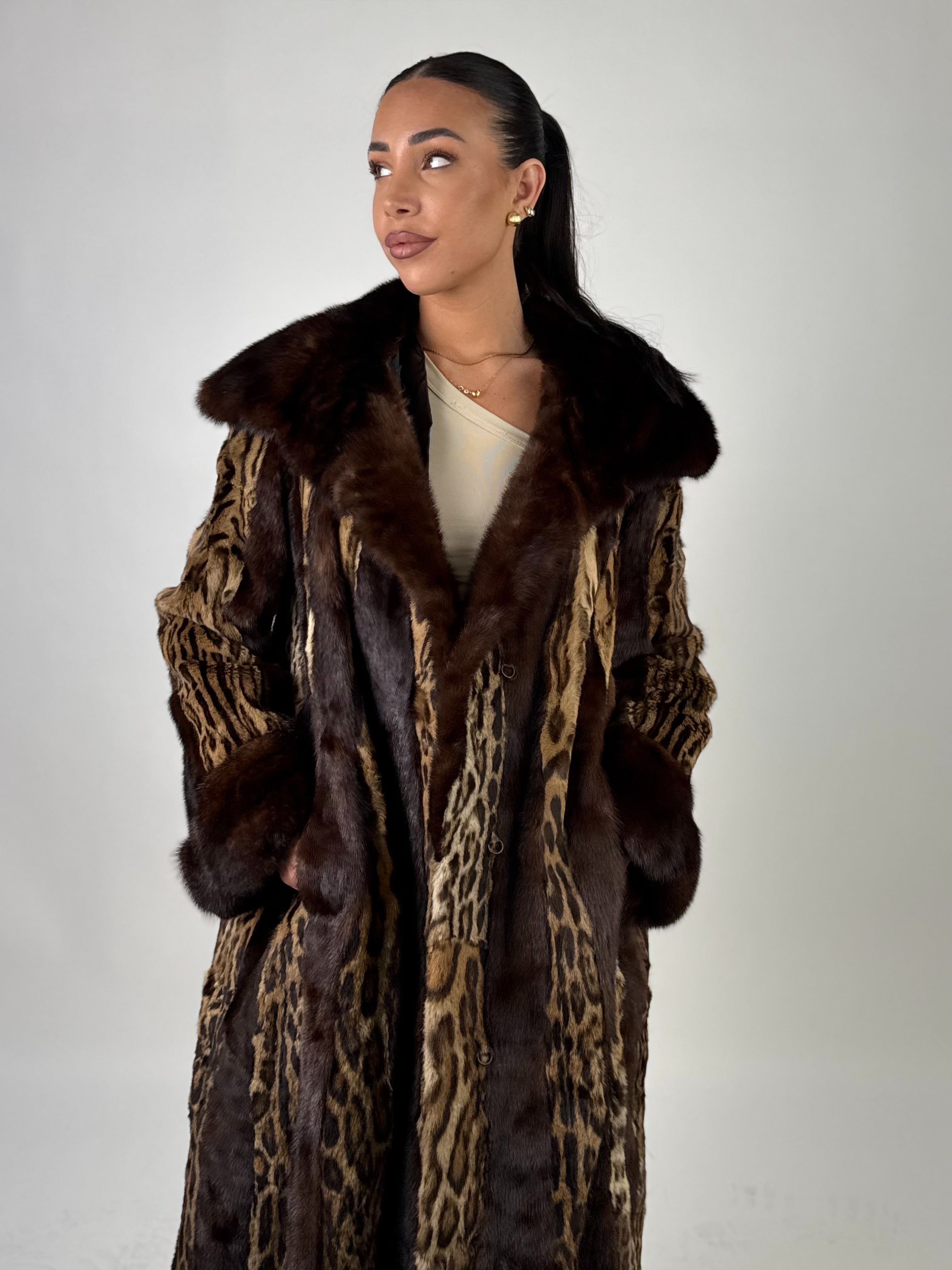 Cappotto in leopardo e visone N77