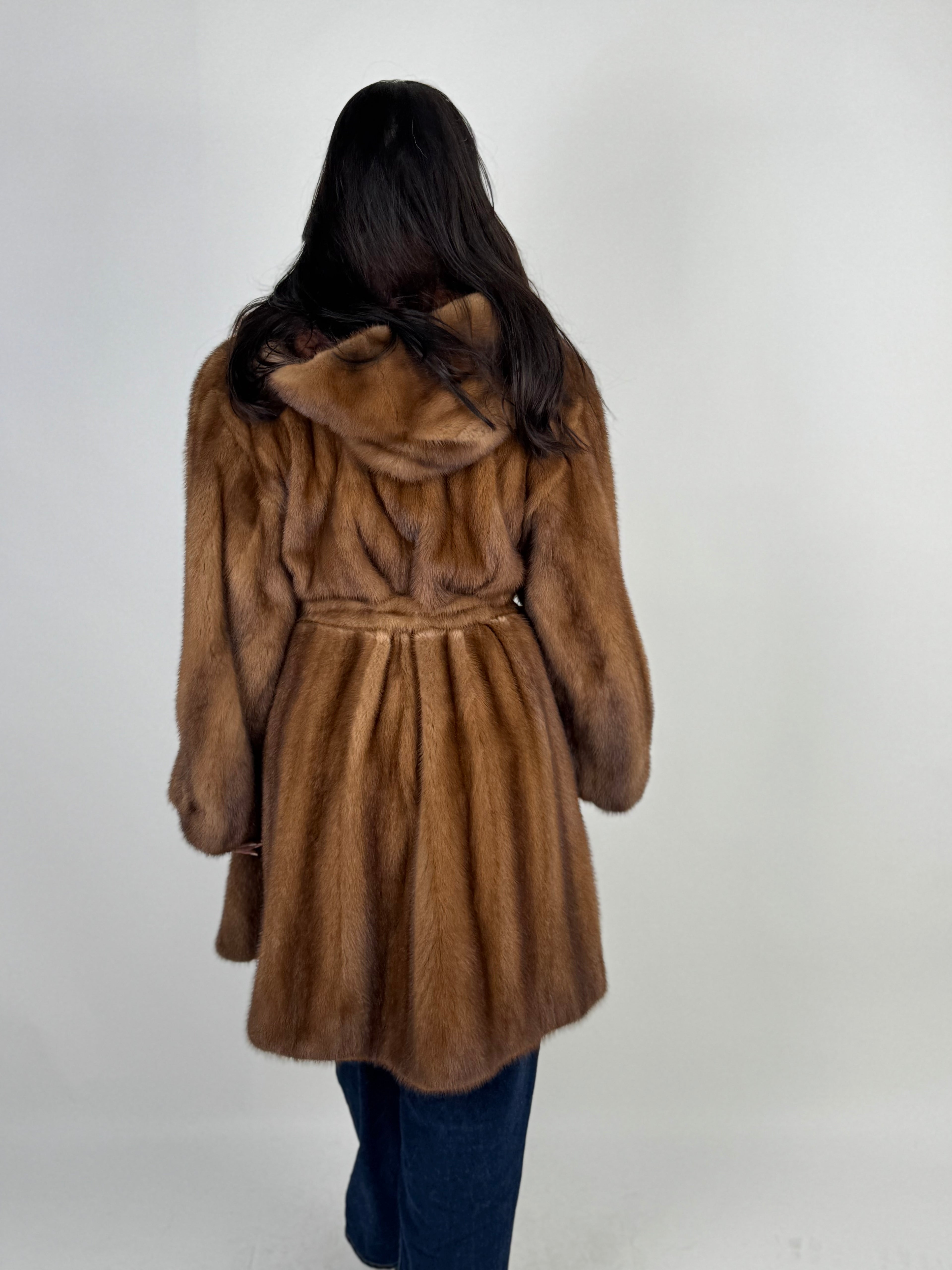 Cappotto in visone N654