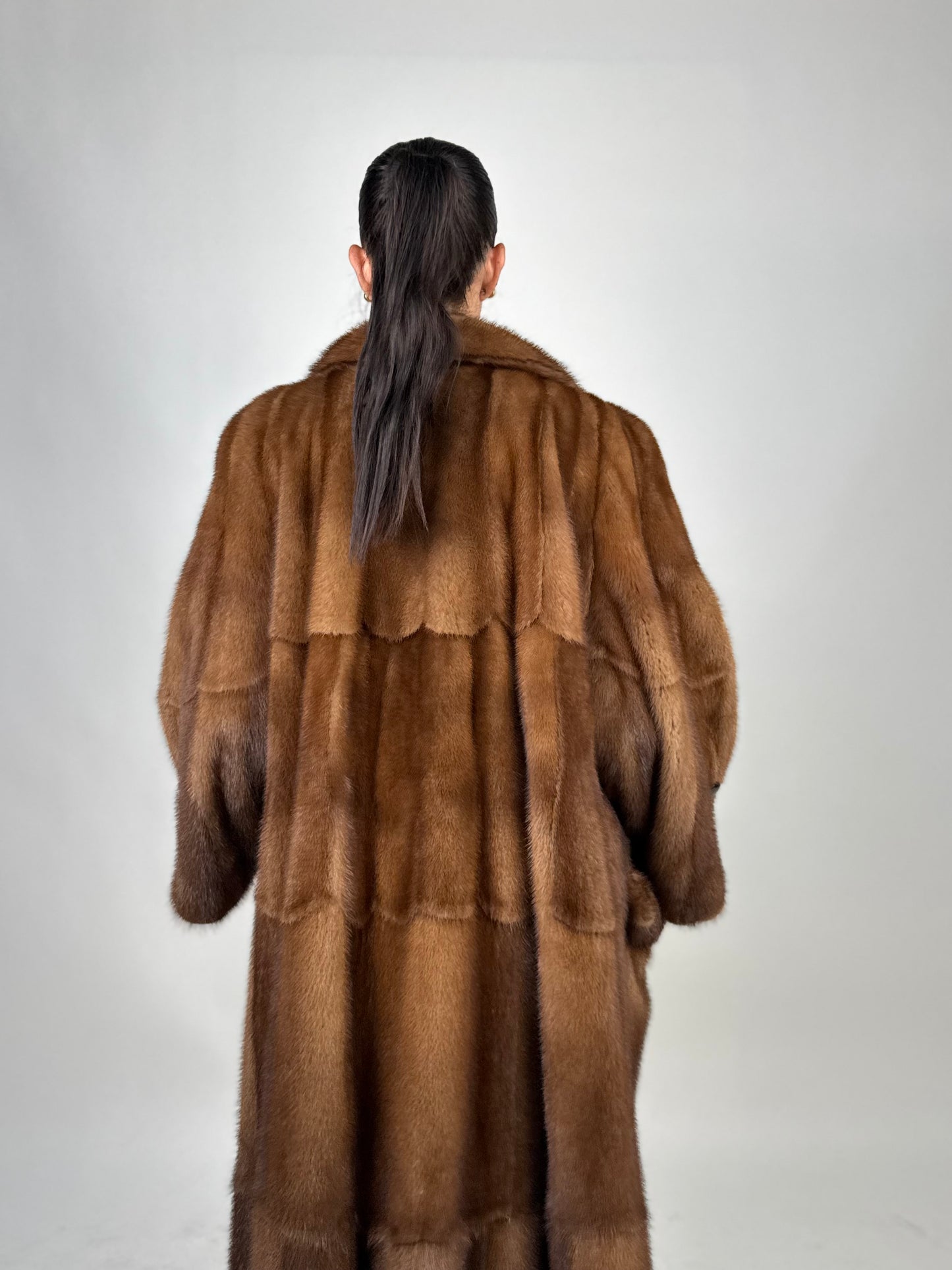 Cappotto in visone N680