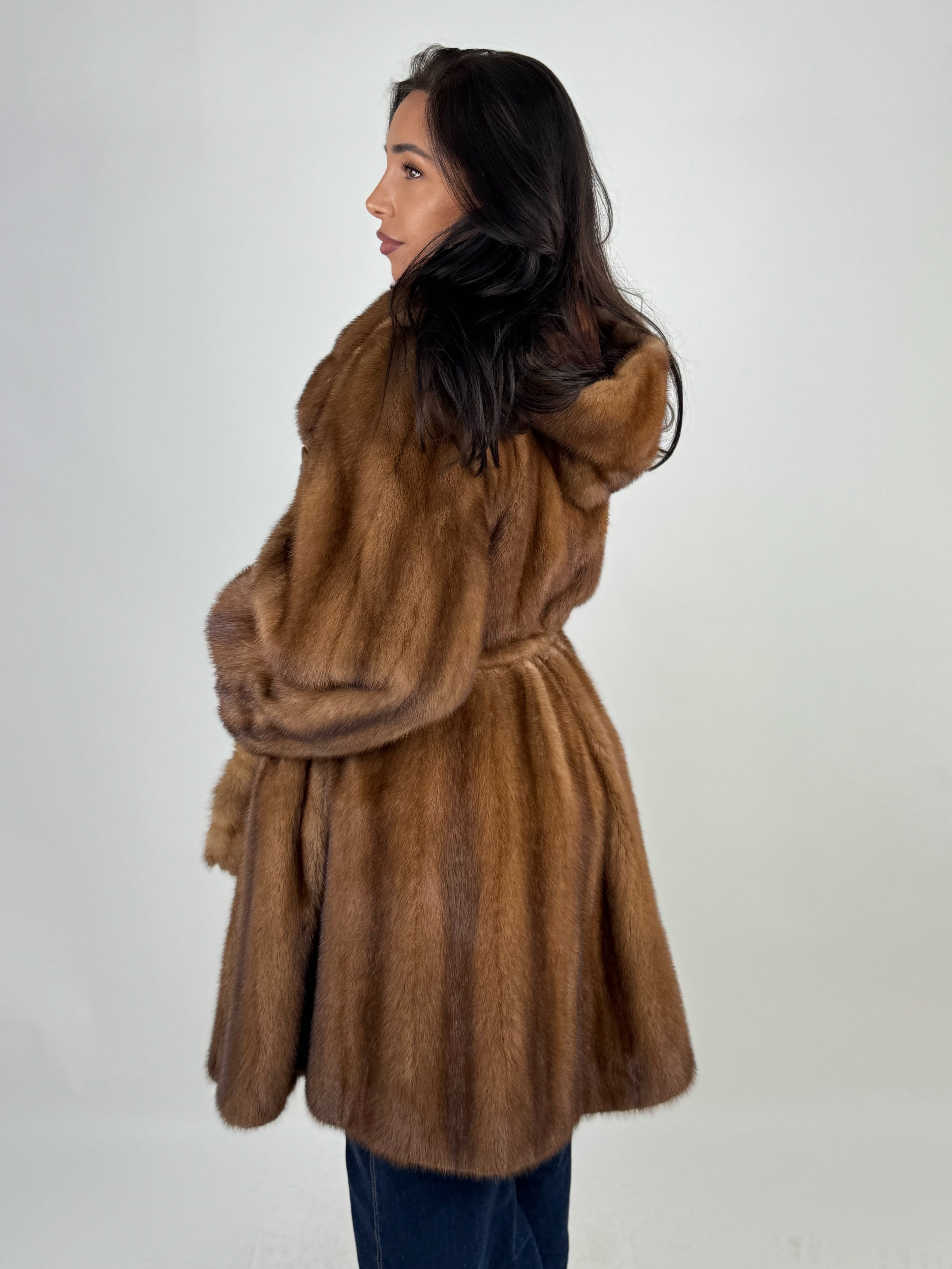 Cappotto in visone N654