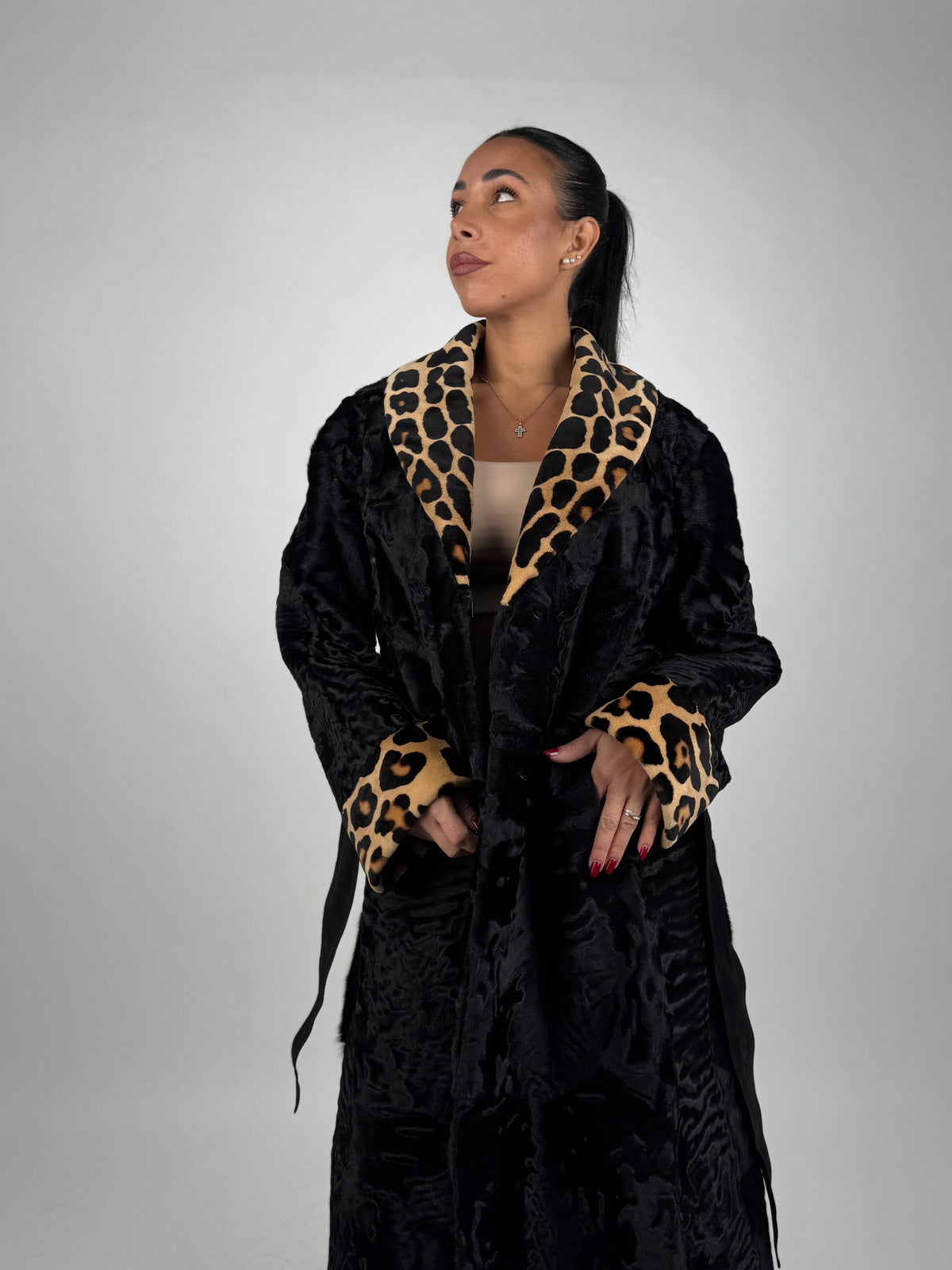 Cappotto in astrakan swakara e visone N732