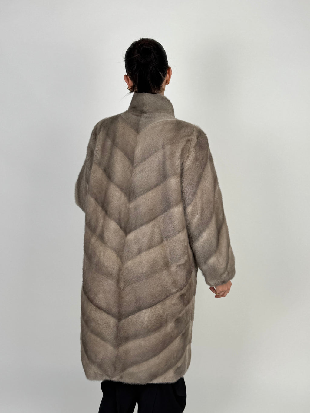 Cappotto in visone N655